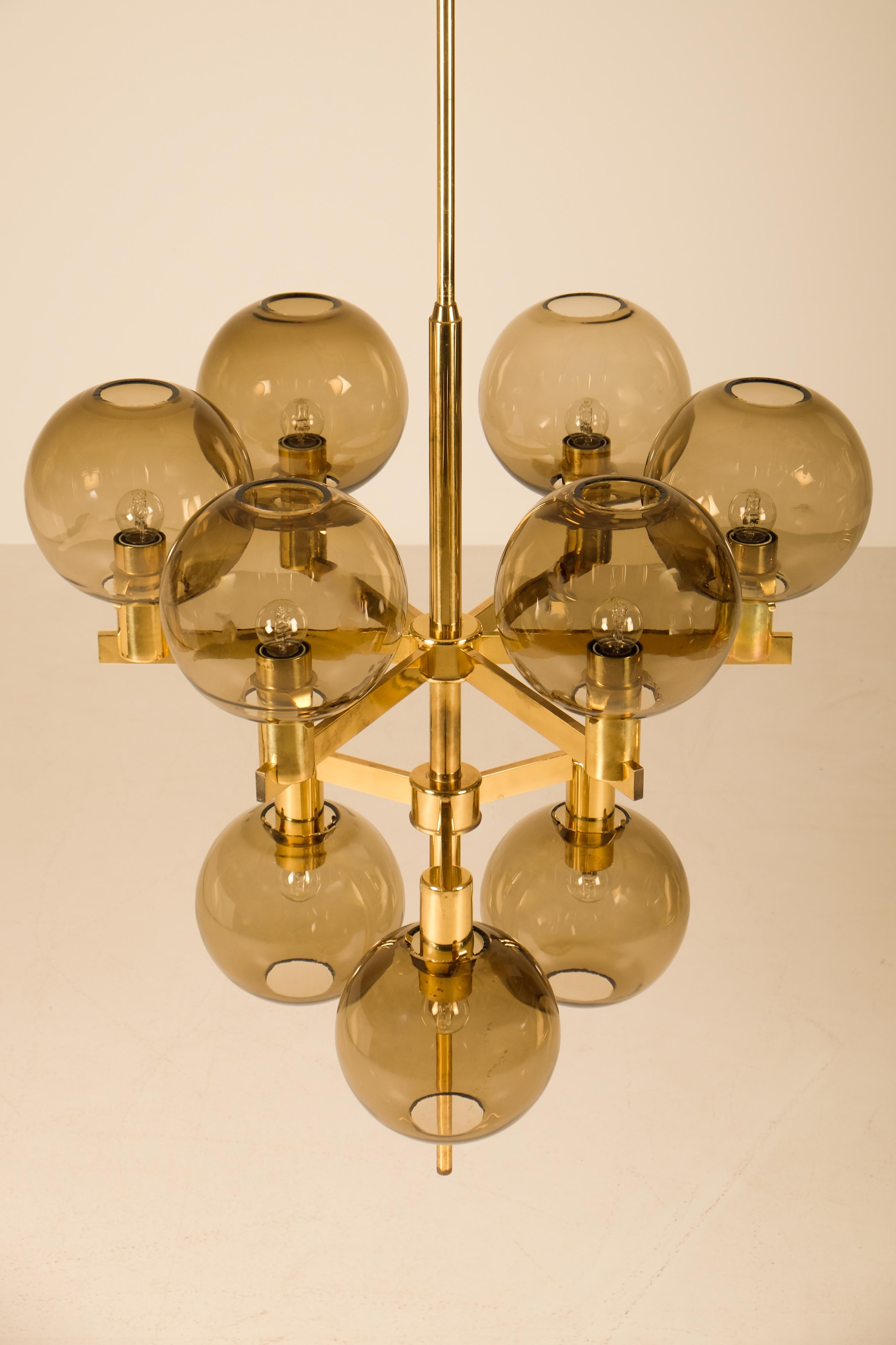 Metà XX secolo Coppia di lampadari in ottone Hans-Agne Jakobsson Model 348/9, anni '60 in vendita