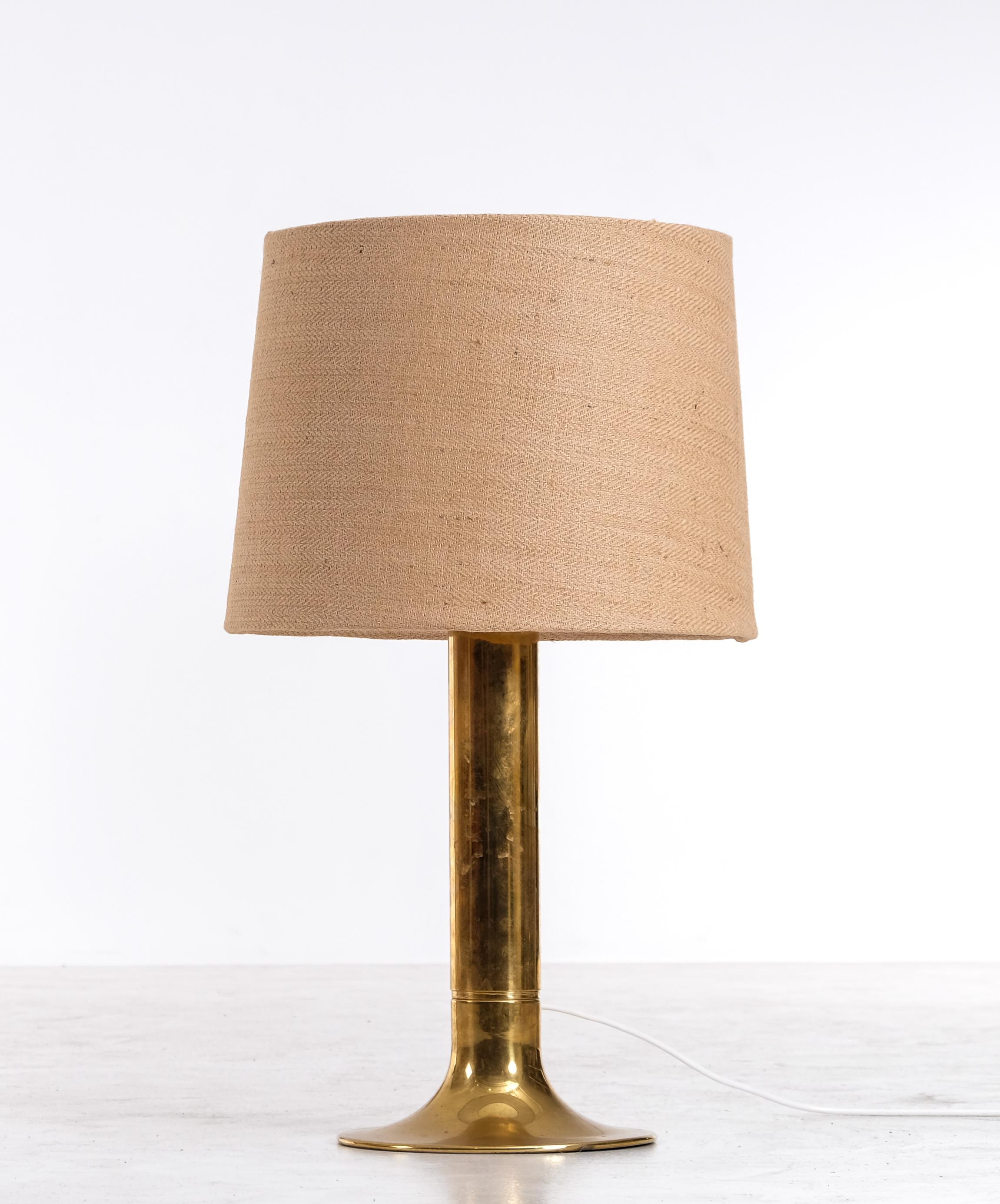 Pair of Hans-Agne Jakobsson Brass Table Lamps model B204, 1970s In Good Condition For Sale In Stockholm, SE