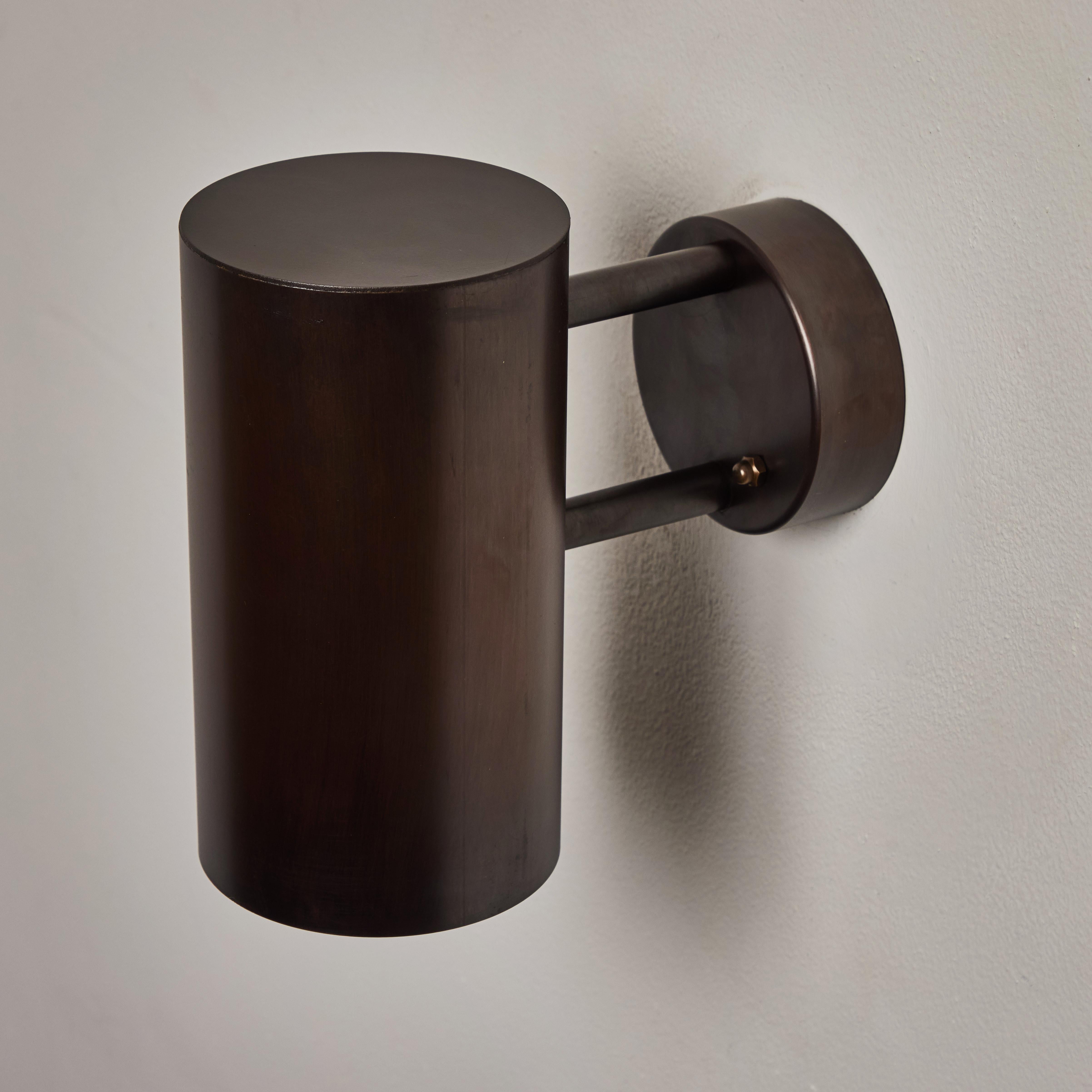 Coppia di lampade da esterno Hans-Agne Jakobsson C627/110 'Rulle' marrone patinato in vendita 3