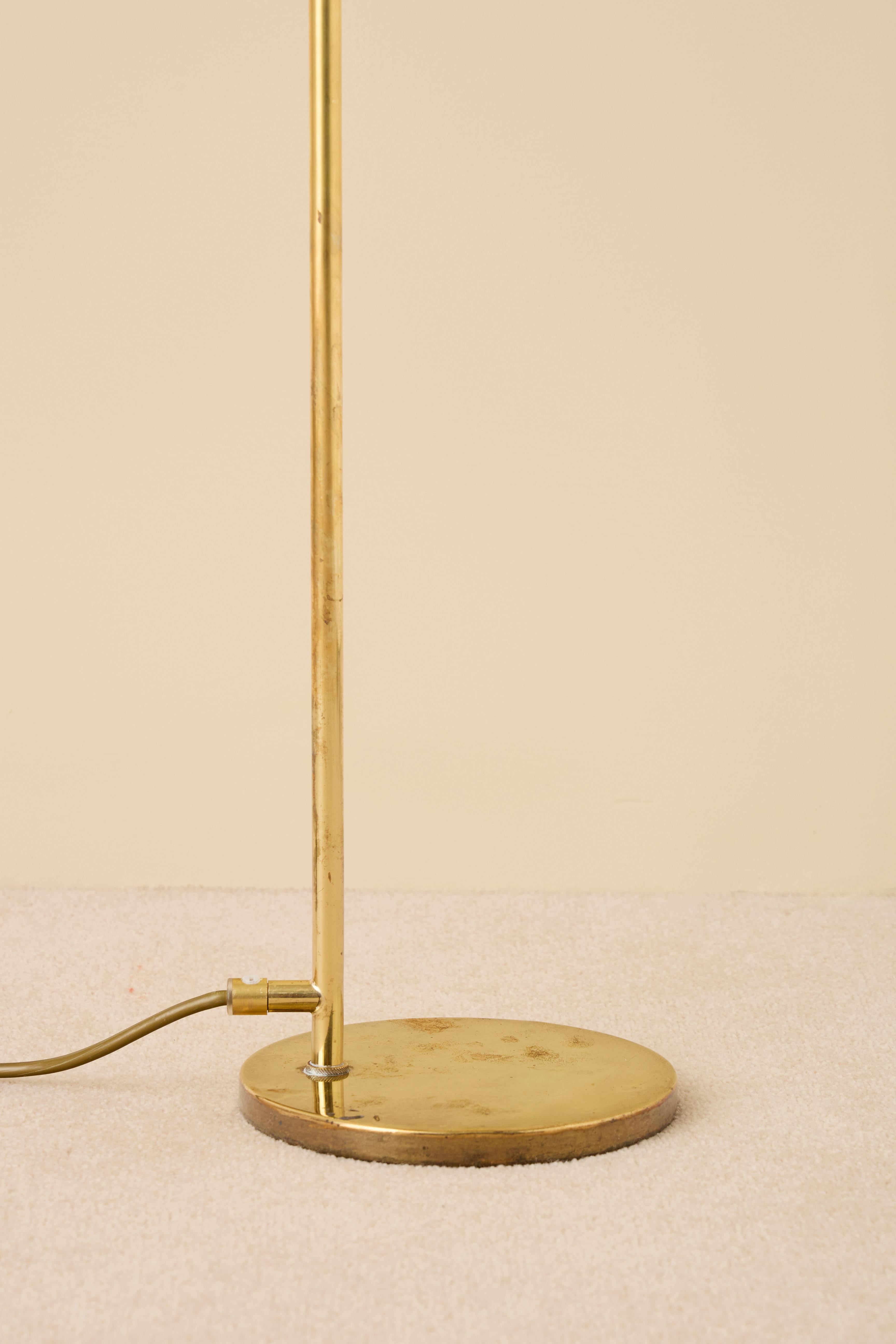 Paar Hans-Agne Jakobsson Stehleuchten Model G-154, 1970er Jahre im Zustand „Gut“ im Angebot in Stockholm, SE