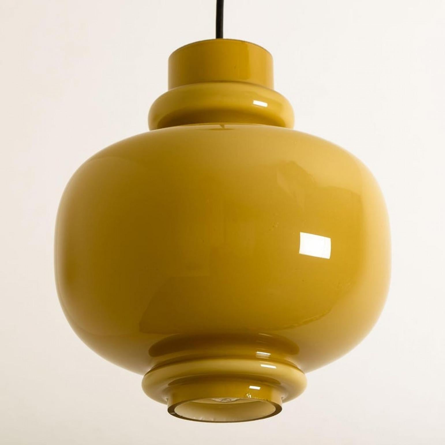 Pair of Hans-Agne Jakobsson for Staff Braun Glass Pendant Lights, 1960 For Sale 4