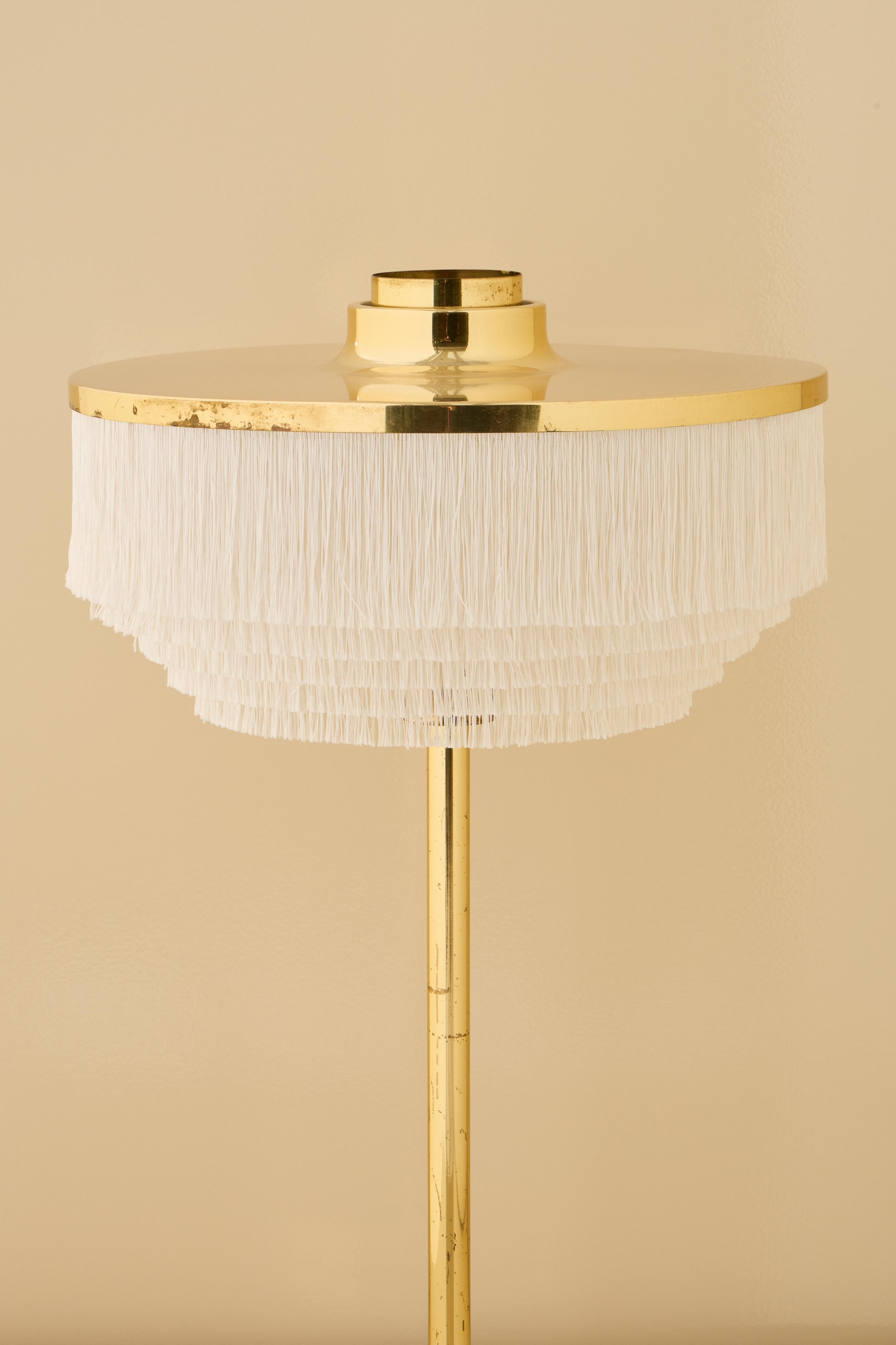 Paire de lampes de bureau Hans-Agne Jakobsson modèle B-138 en laiton, années 1960 Bon état - En vente à Stockholm, SE