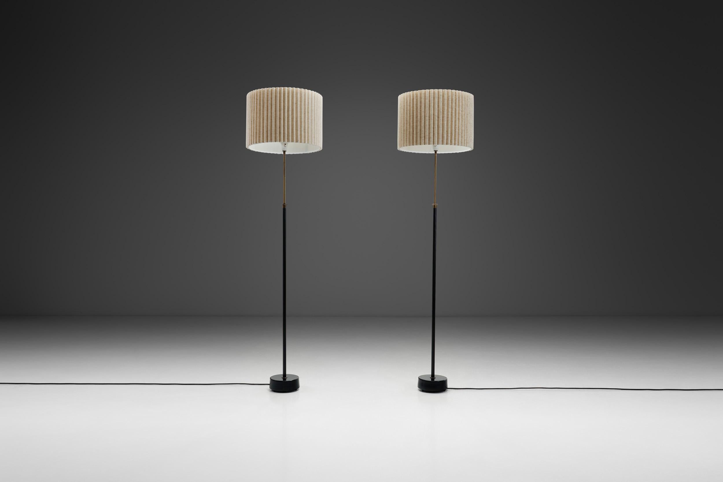 Mid-Century moderno Coppia di lampade da terra Hans-Agne Jakobsson modello 