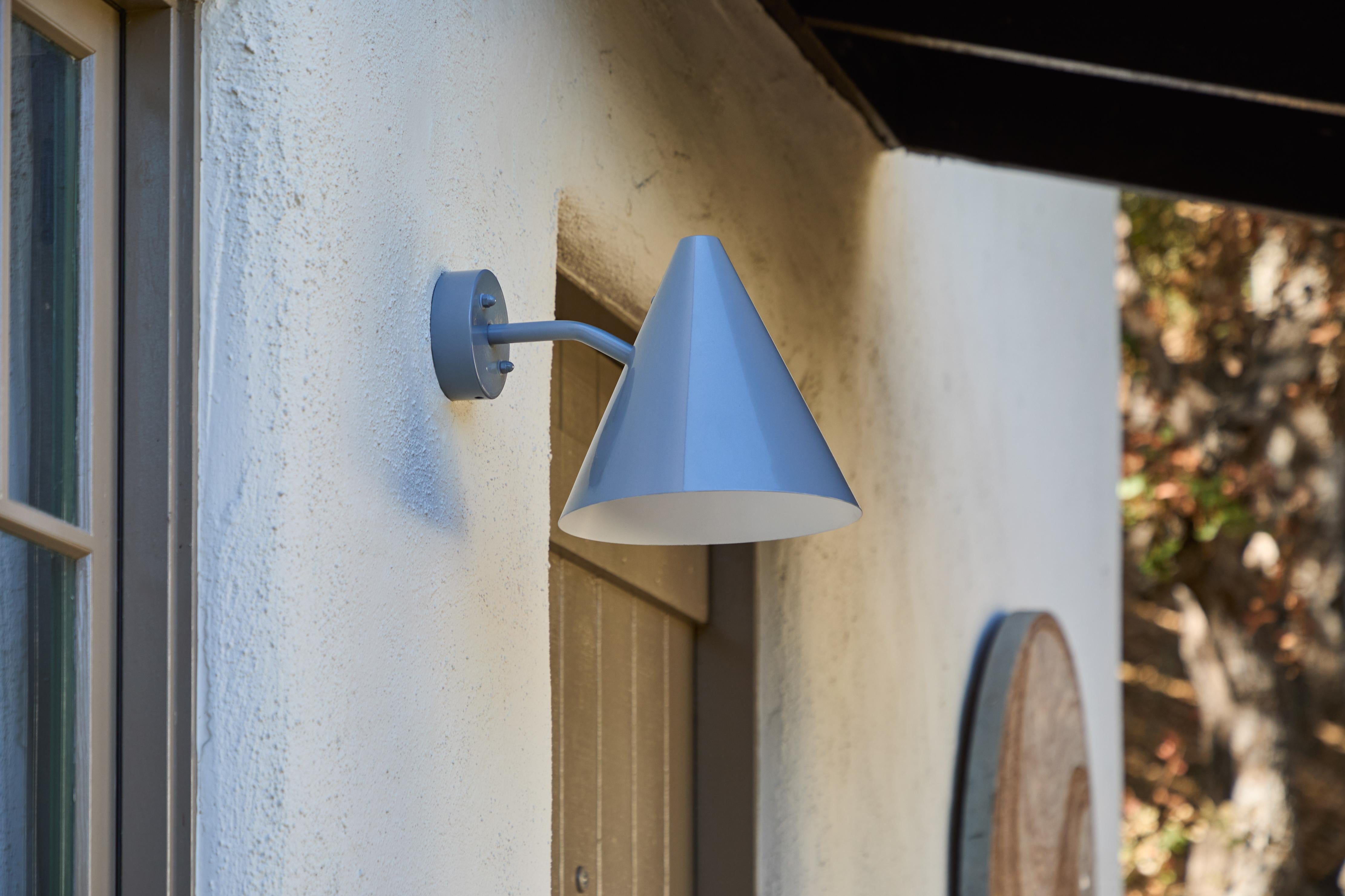 Pair of Hans-Agne Jakobsson 'Tratten' Outdoor Sconces in Painted Silver

An exclusive made for U.S. and UL listed authorized re-edition of the classic Swedish design executed in a painted metal shade with white painted interior and hardware painted