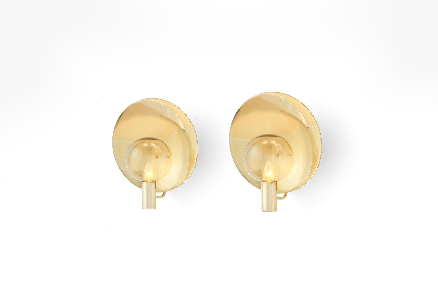 Mid-20th Century Pair of Hans Agne Jakobsson V180 Wall Lamps, Sweden, 1960s