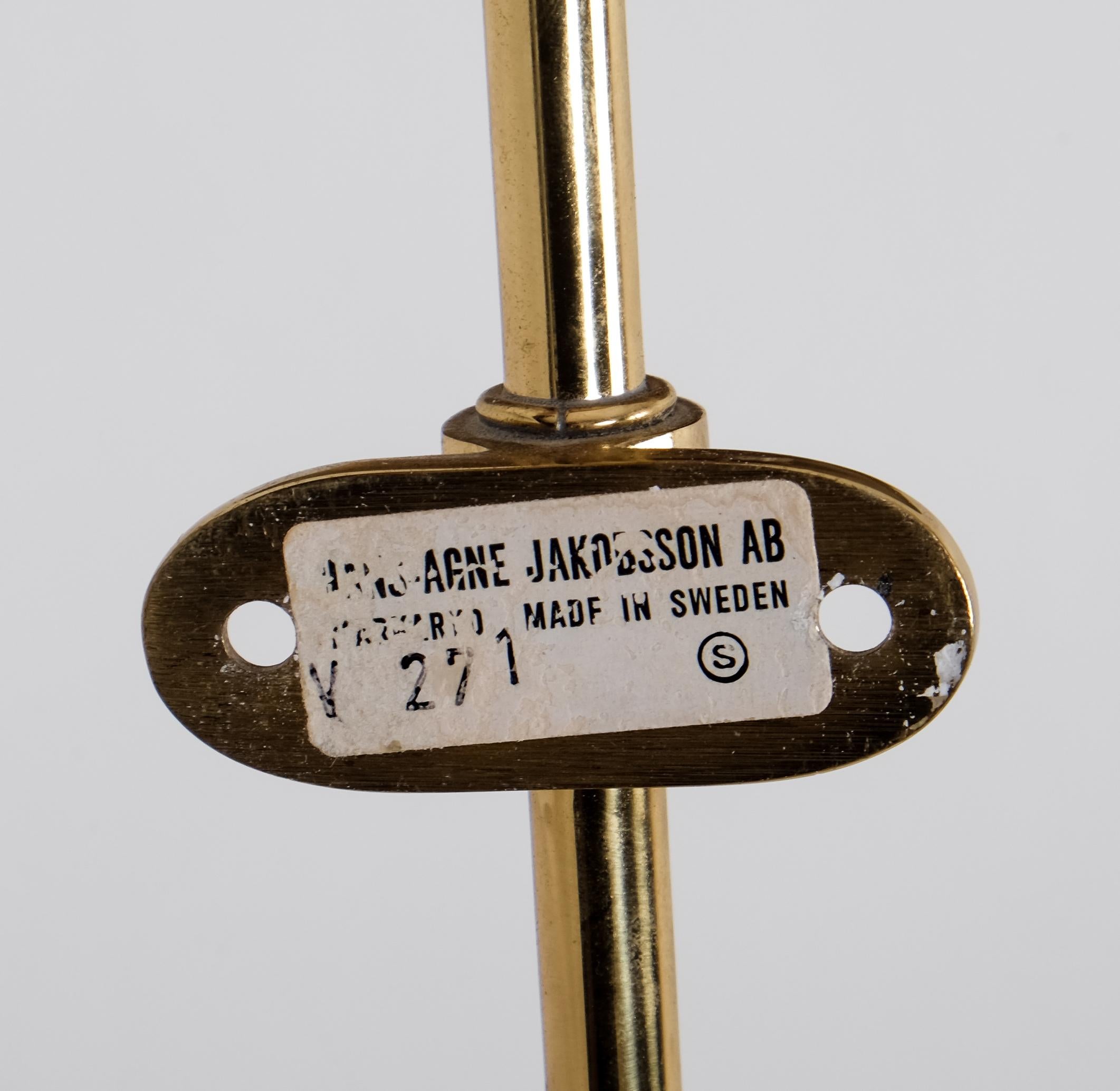 Ein Paar Hans-Agne Jakobsson V271 Wall Lights, 1960er Jahre (Mitte des 20. Jahrhunderts) im Angebot
