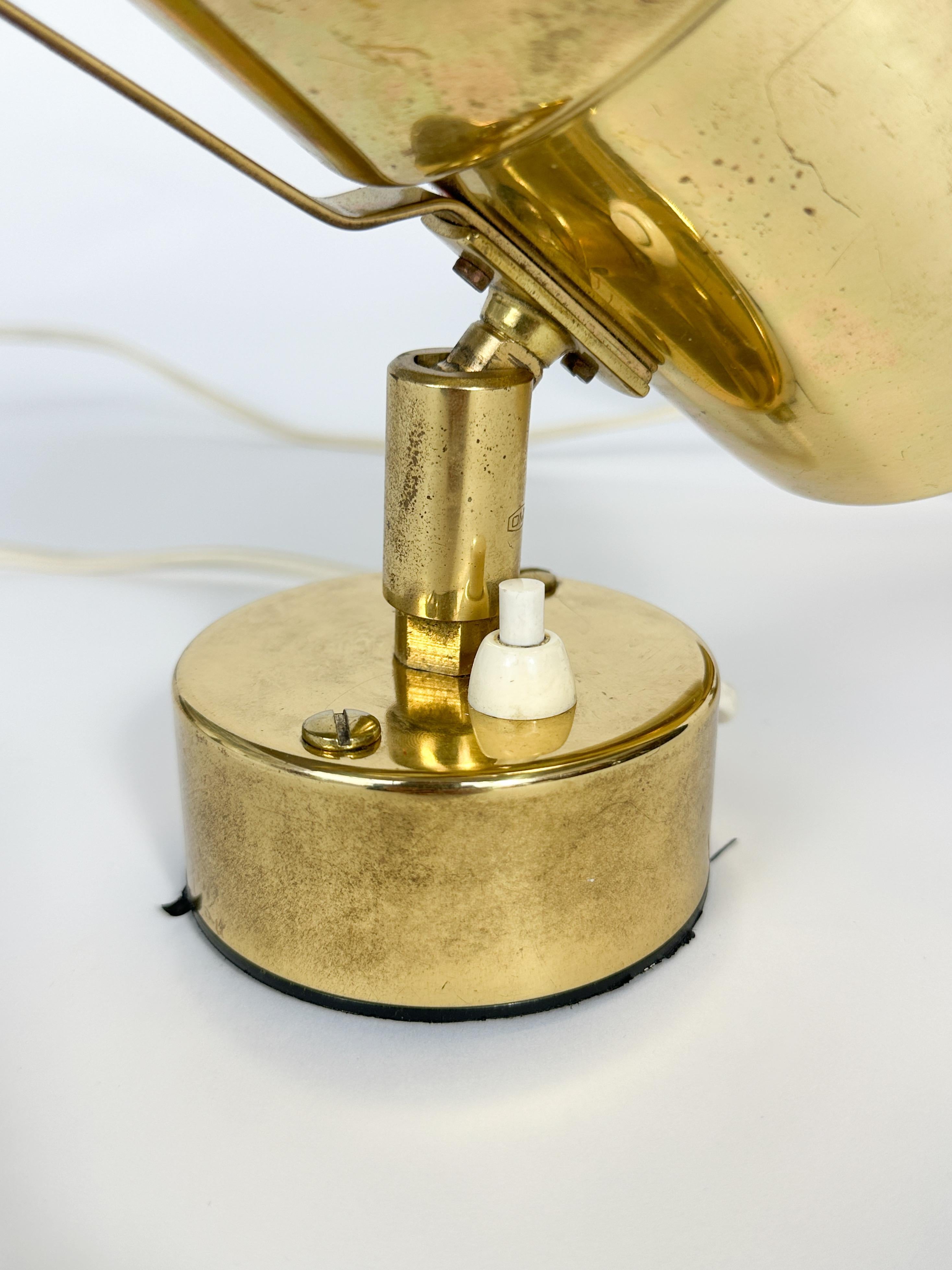 Pareja de lámparas de pared Hans Agne Jakobsson Apliques de latón Focos Suecos Años 70 en venta 5