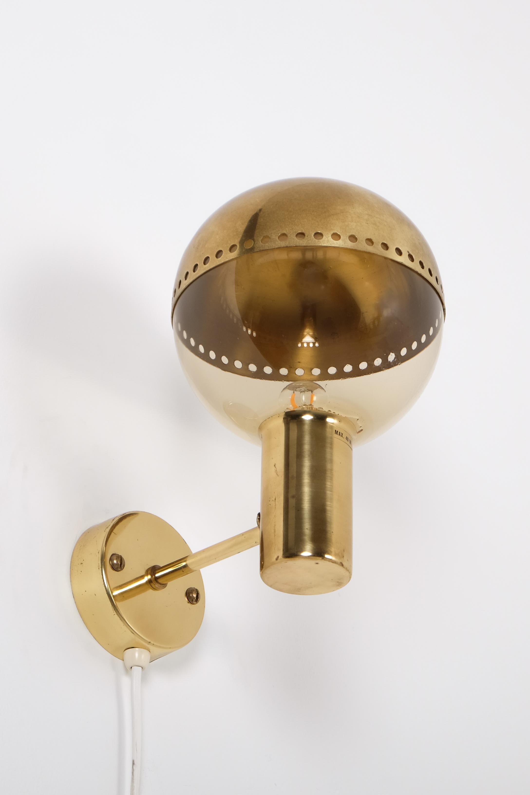 Mid-20th Century Pair of Hans-Agne Jakobsson Wall Lights Model V-149, 1960s For Sale