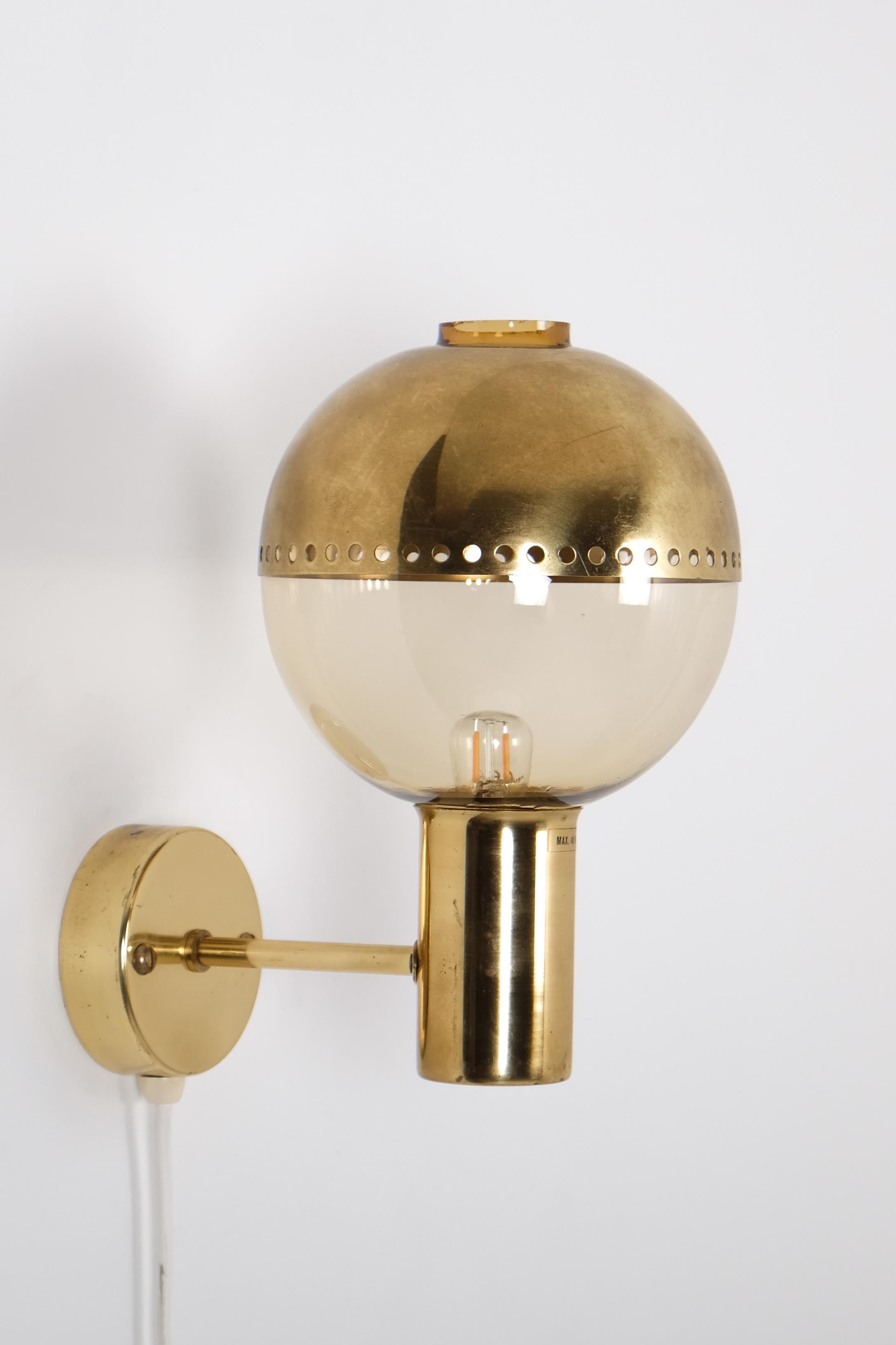 Pair of Hans-Agne Jakobsson Wall Lights Model V-149, 1960s For Sale 1