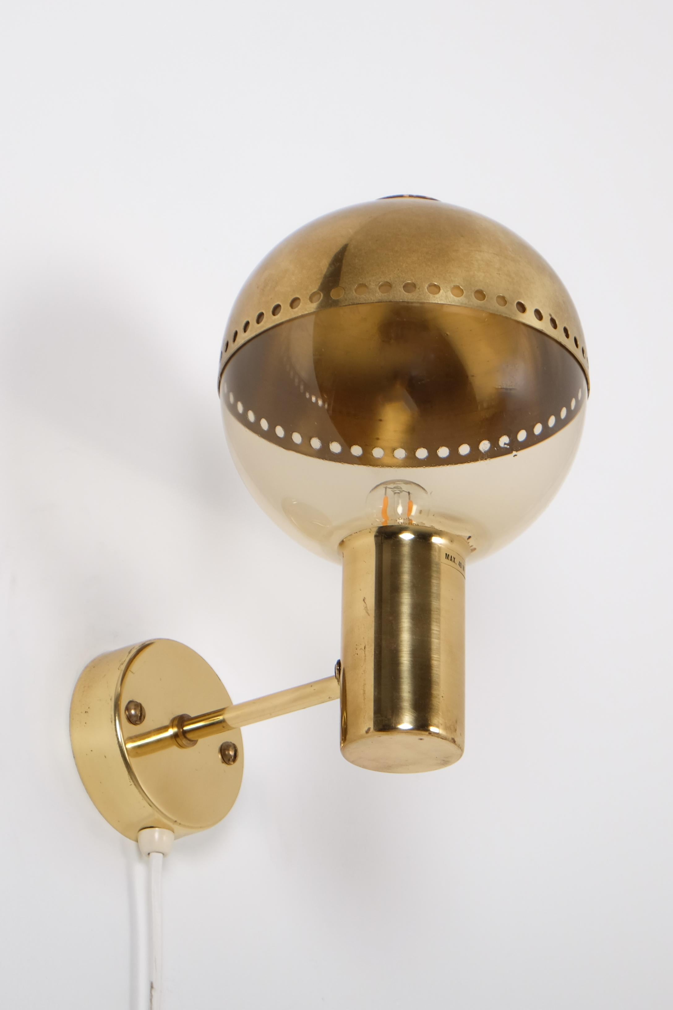 Pair of Hans-Agne Jakobsson Wall Lights Model V-149, 1960s For Sale 2