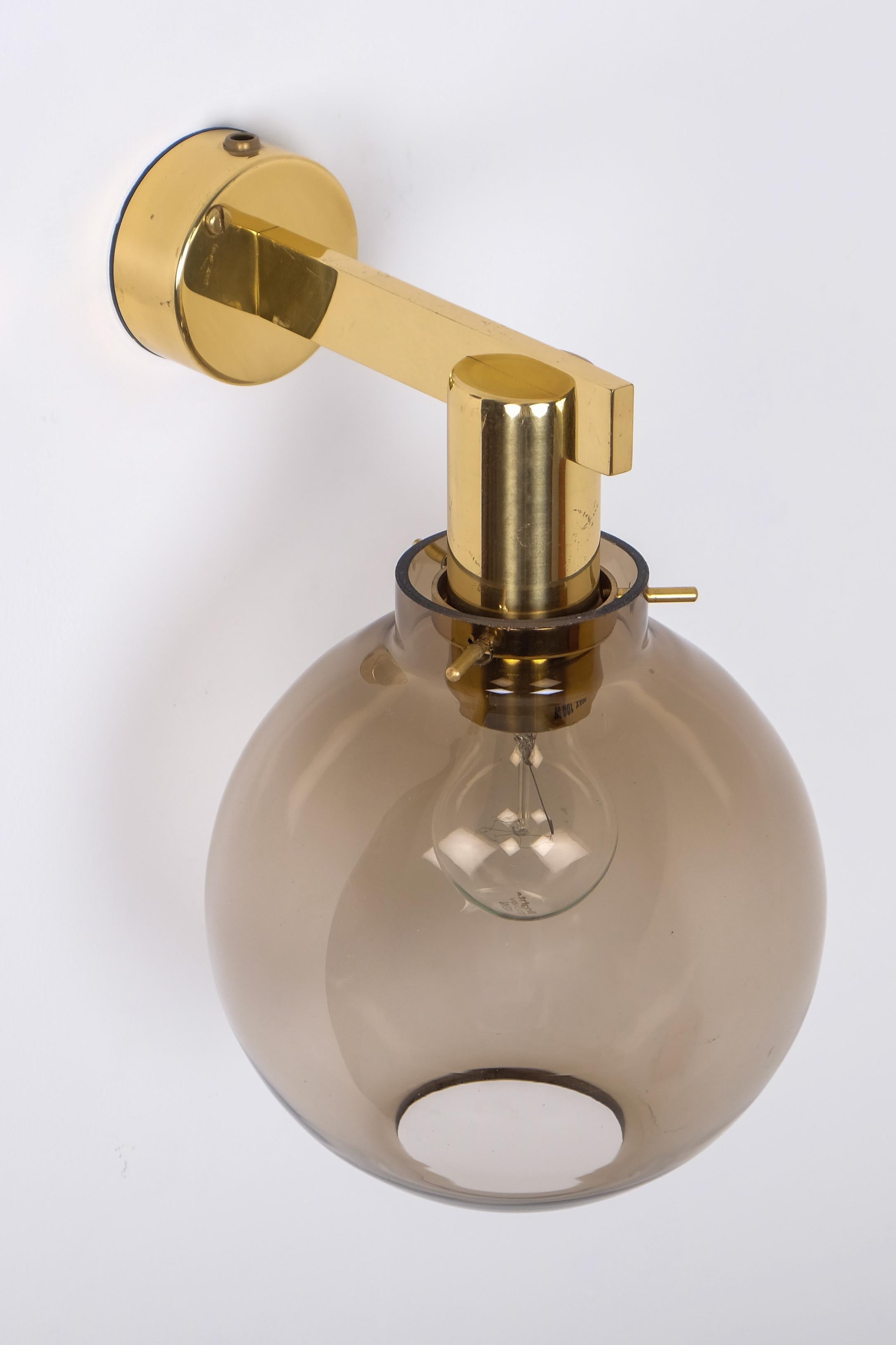 Pareja de apliques Hans-Agne Jakobsson Modelo V-305, años 70 Sueco en venta