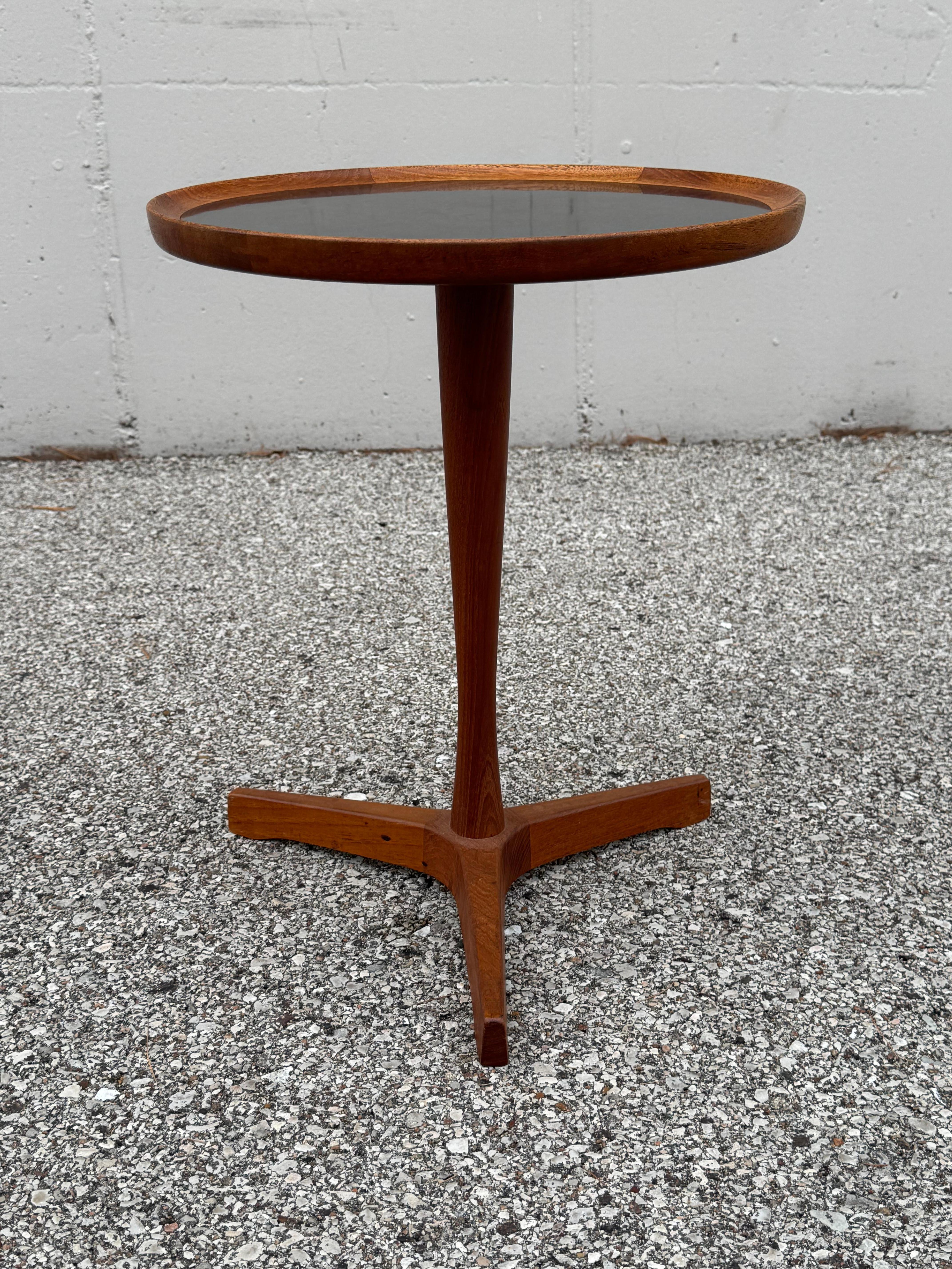 Pair of Hans C. Andersen Danish Teak Side Tables Black Tops by Artex of Denmark For Sale 4