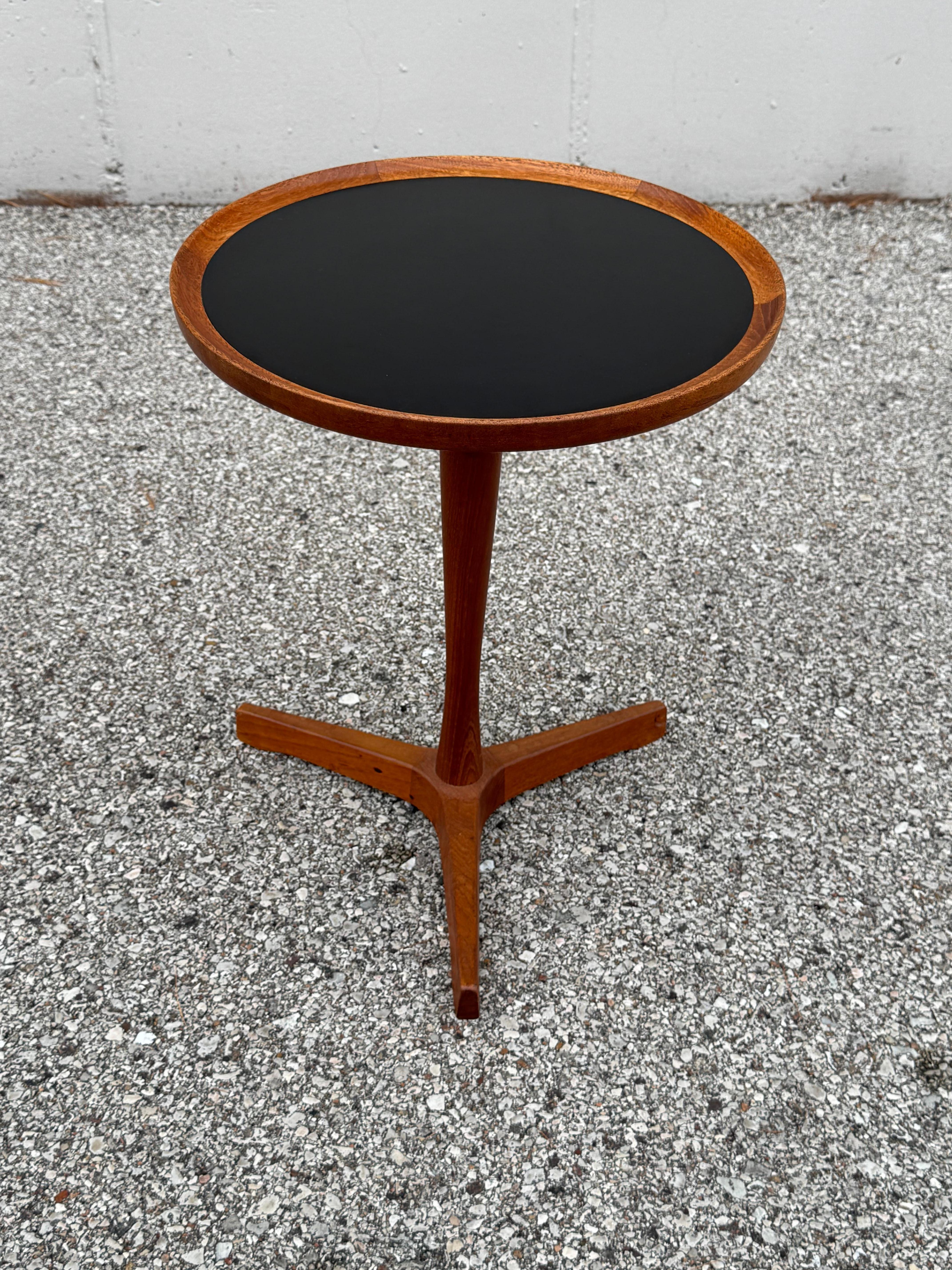 Pair of Hans C. Andersen Danish Teak Side Tables Black Tops by Artex of Denmark For Sale 3