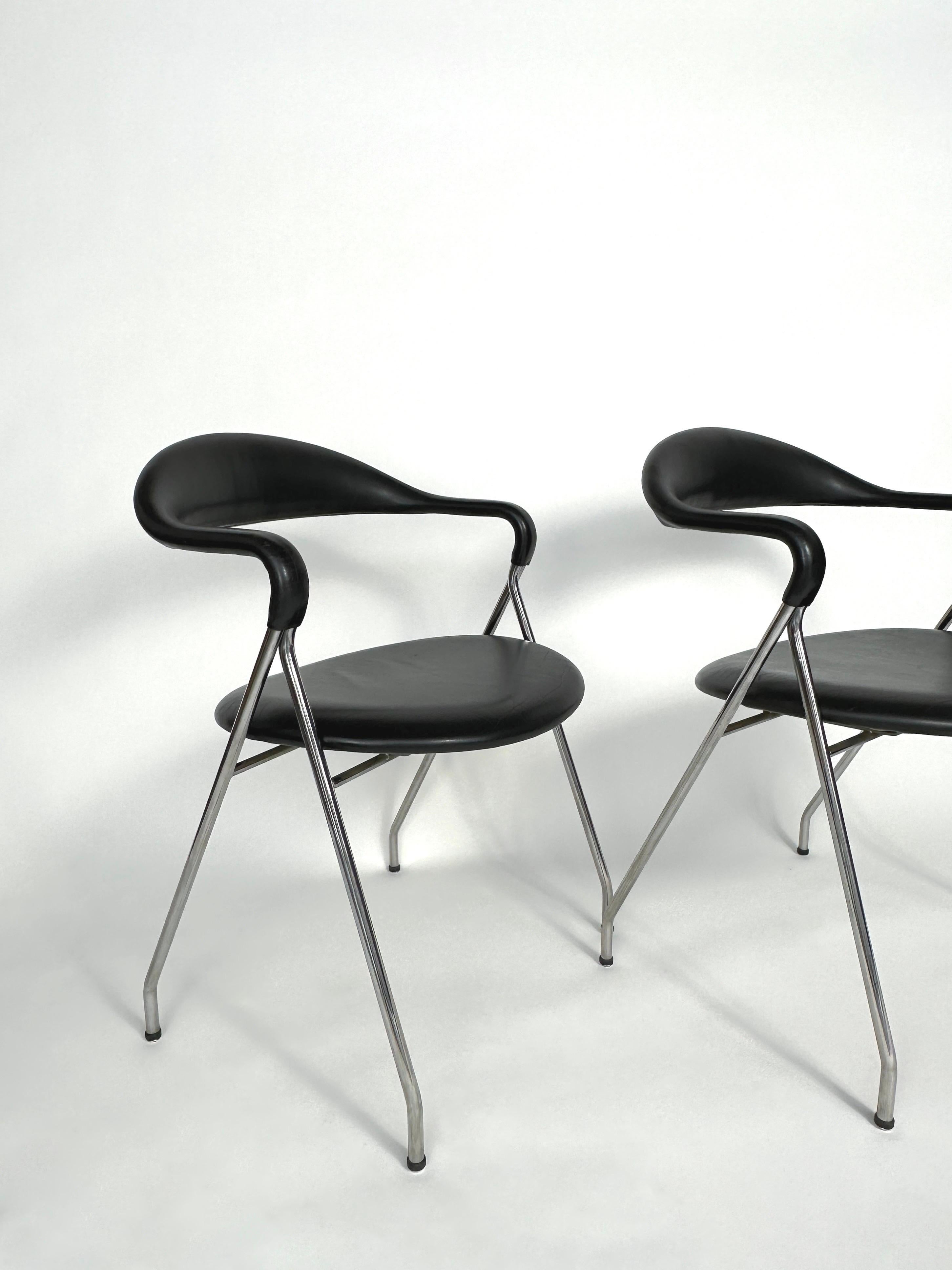 Pair of Hans Eichenberger Saffa Chairs Black Leather Dietiker Switzerland 1970s For Sale 4