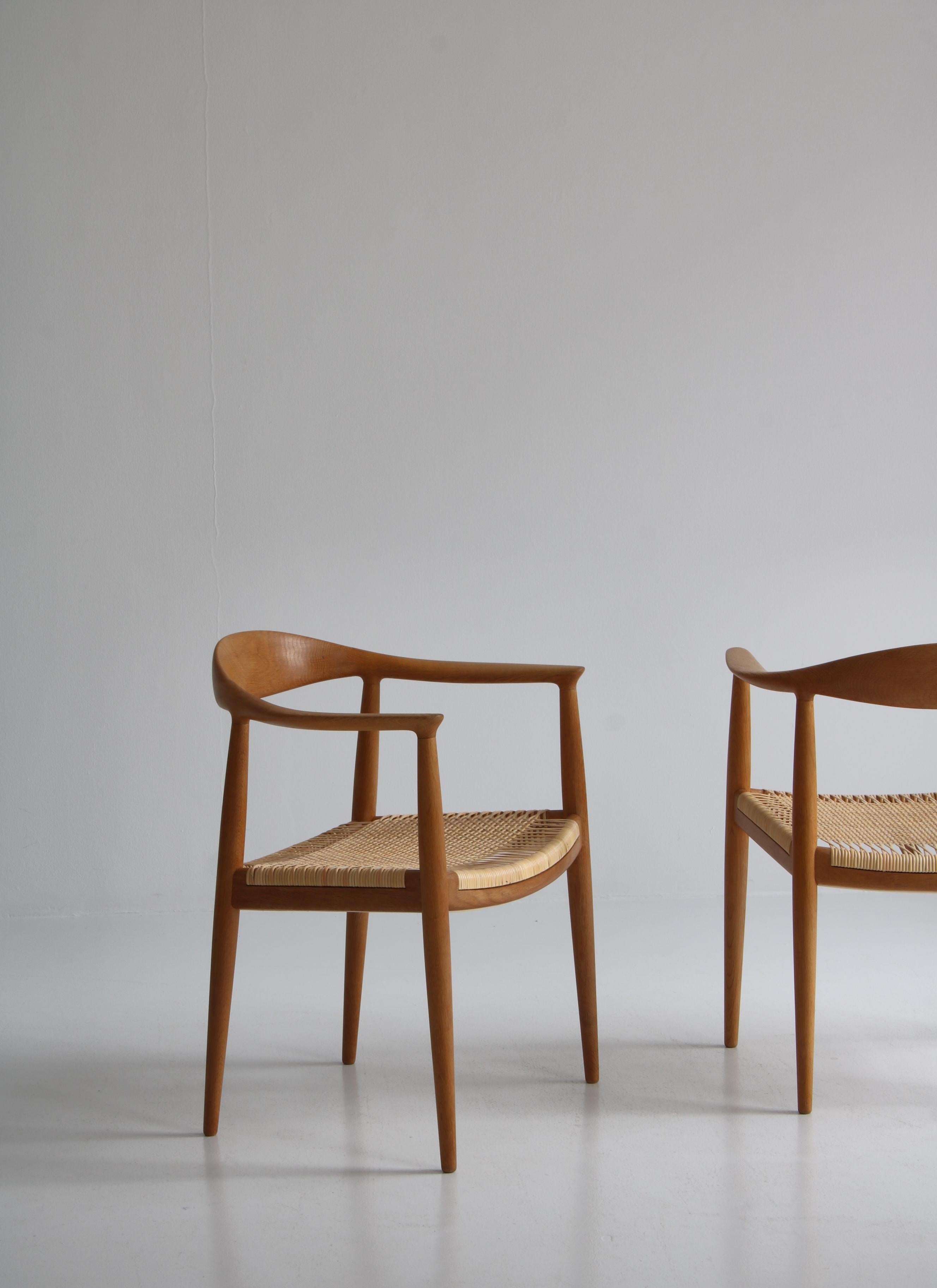 Paire de fauteuils Hans J. Wegner « JH-501 » en chêne et rotin canné, style danois moderne en vente 5