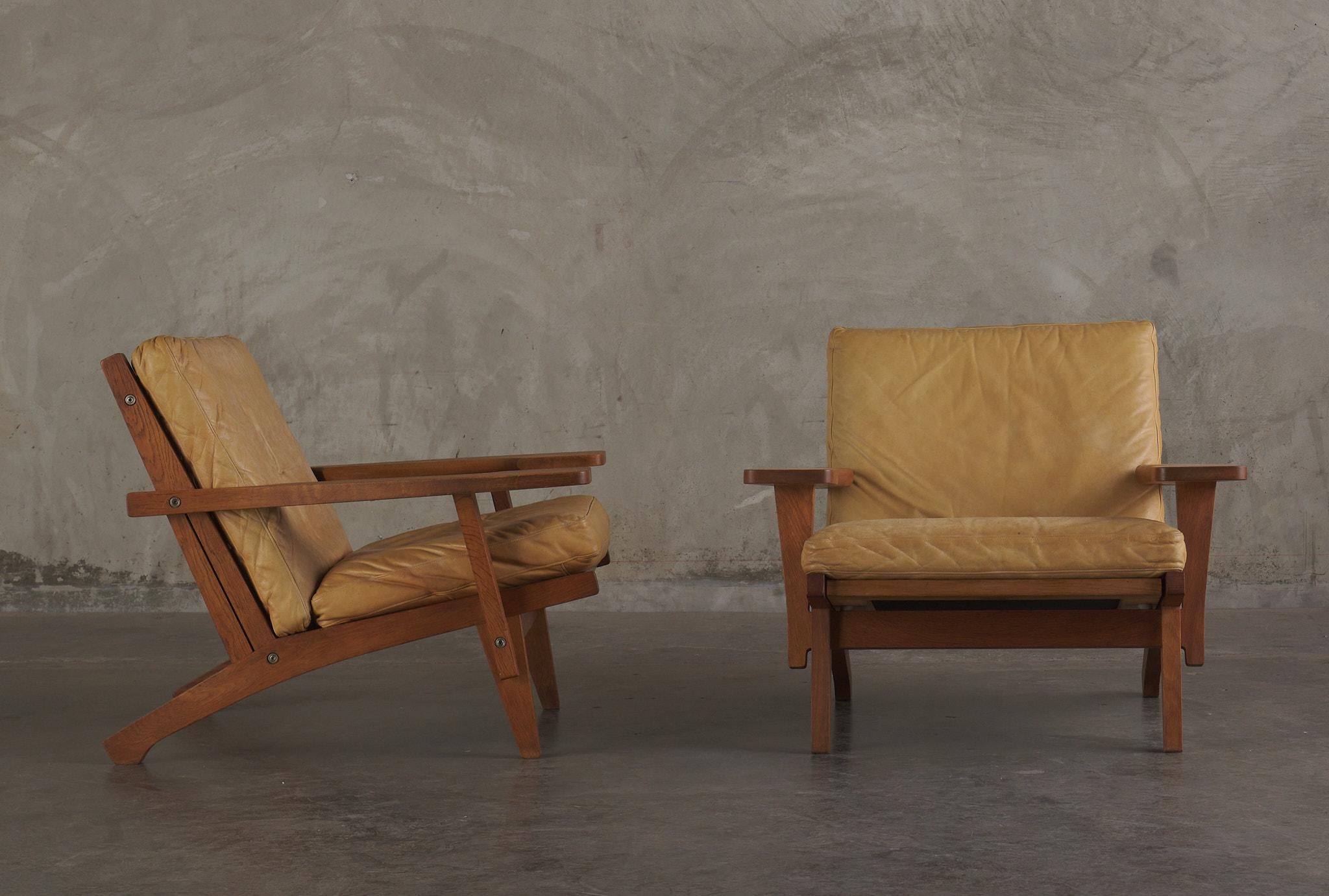 Mid-Century Modern Pair of Hans J Wegner Armchairs, Model GE 370, Getama, Denmark