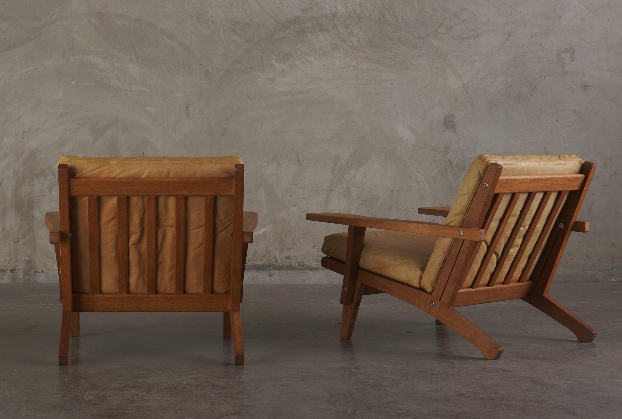 Danish Pair of Hans J Wegner Armchairs, Model GE 370, Getama, Denmark