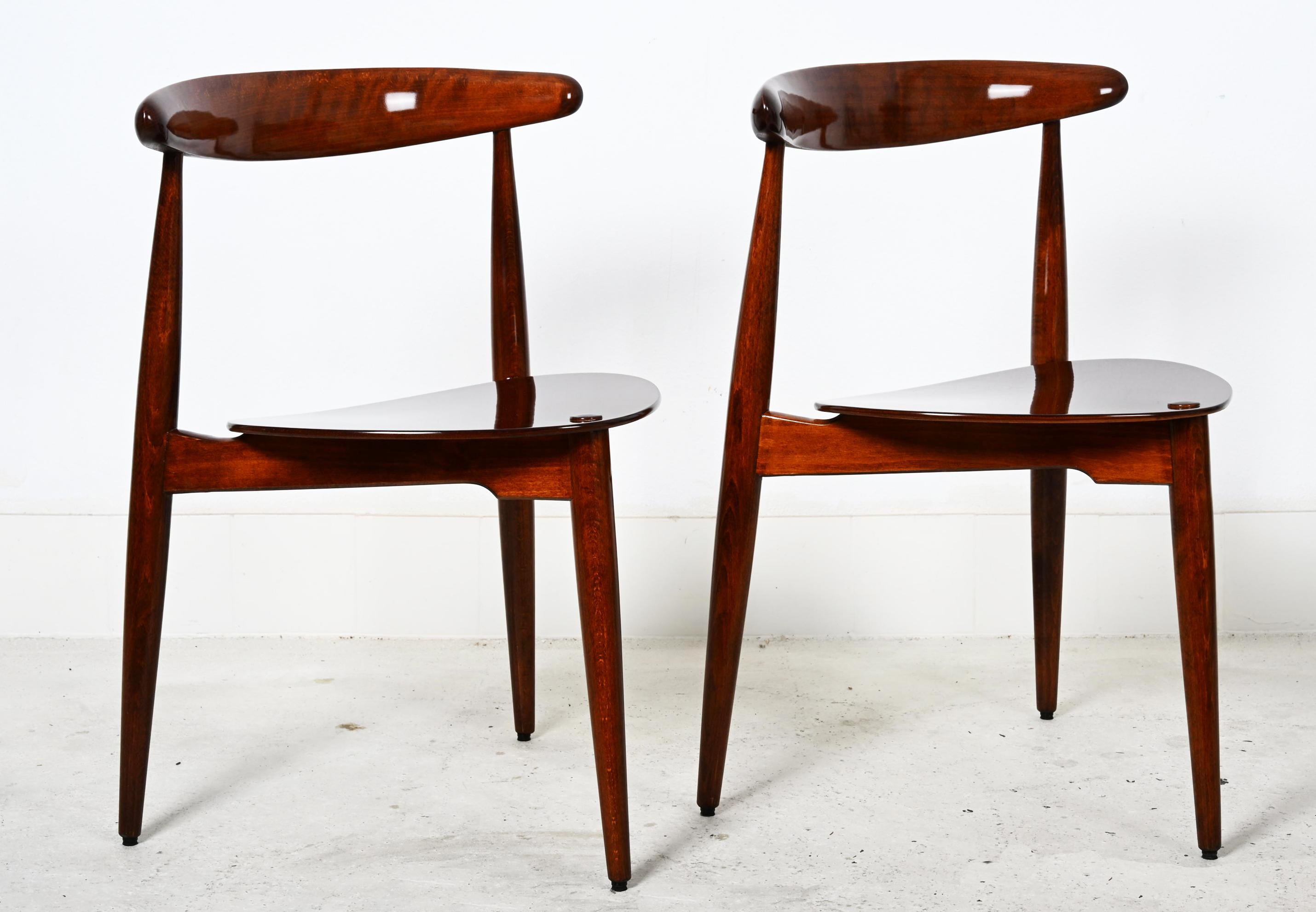 Paire de chaises Hans J. Wegner FH 4103 Heart Chair Bon état - En vente à Vienna, AT