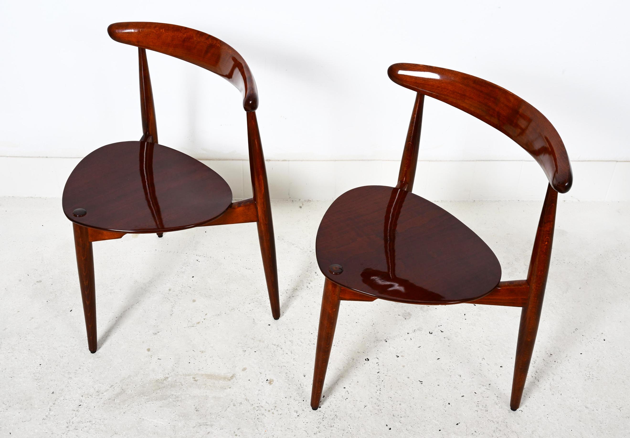 Paire de chaises Hans J. Wegner FH 4103 Heart Chair en vente 1