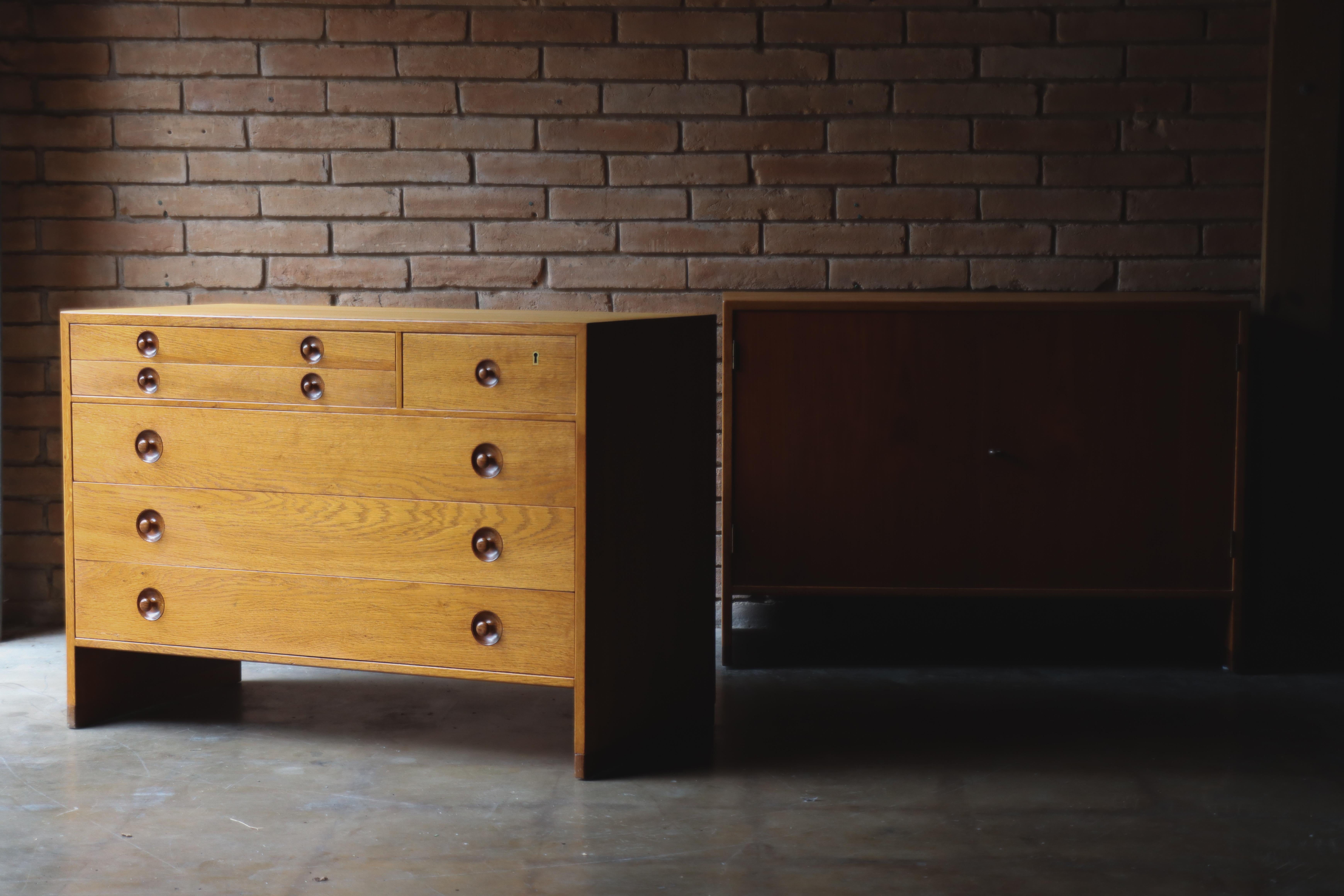 Mid-Century Modern Pair of Hans J. Wegner Chests, Ry Mobler, Oak & Teak, 1950s, Ry15, Ry16 For Sale