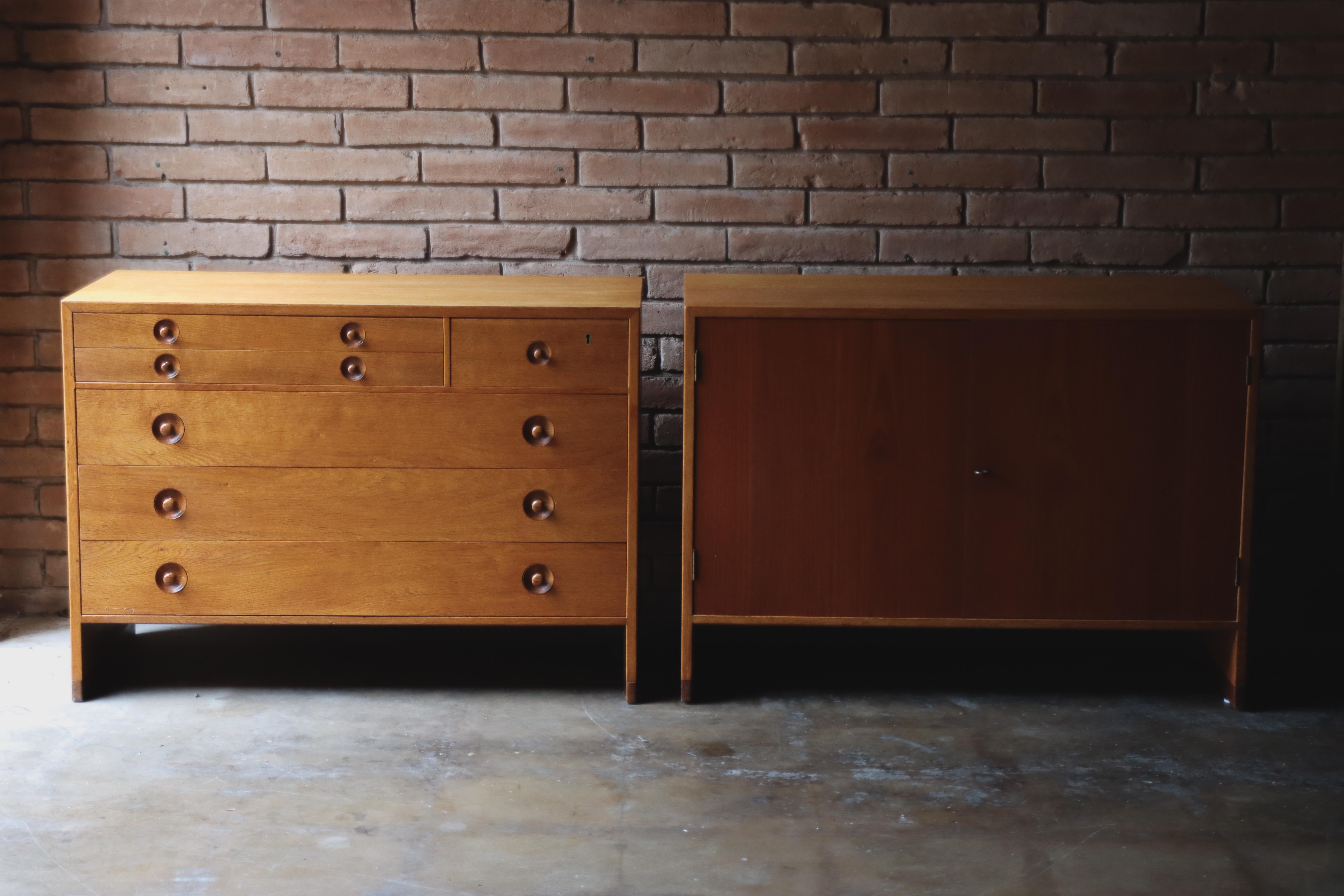 Hand-Crafted Pair of Hans J. Wegner Chests, Ry Mobler, Oak & Teak, 1950s, Ry15, Ry16 For Sale