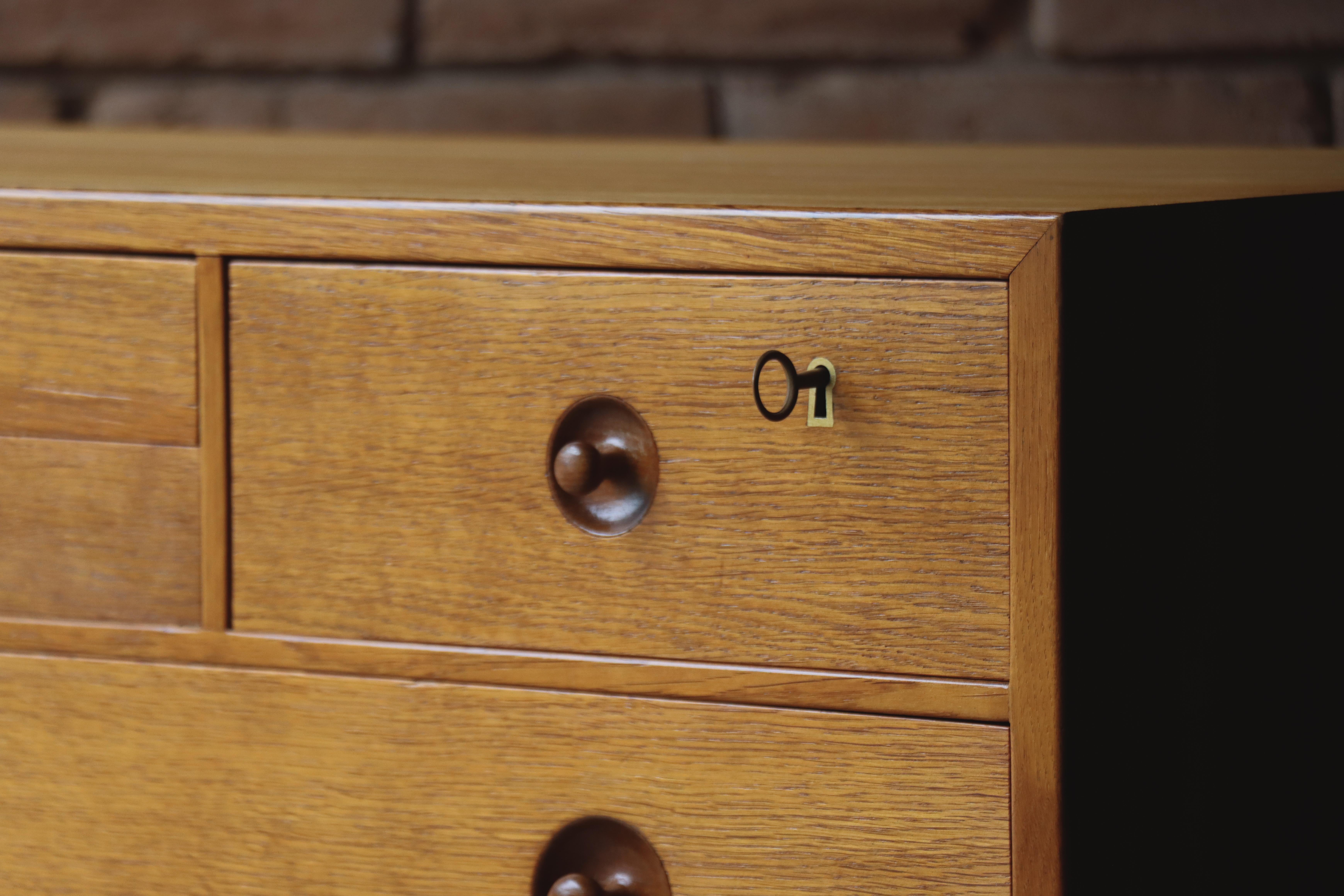 Mid-20th Century Pair of Hans J. Wegner Chests, Ry Mobler, Oak & Teak, 1950s, Ry15, Ry16 For Sale