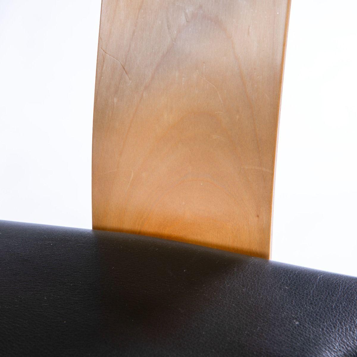 Paire de chaises chinoises Hans J. Wegner modèle FH4283 en cerisier et fourrure noire en vente 8