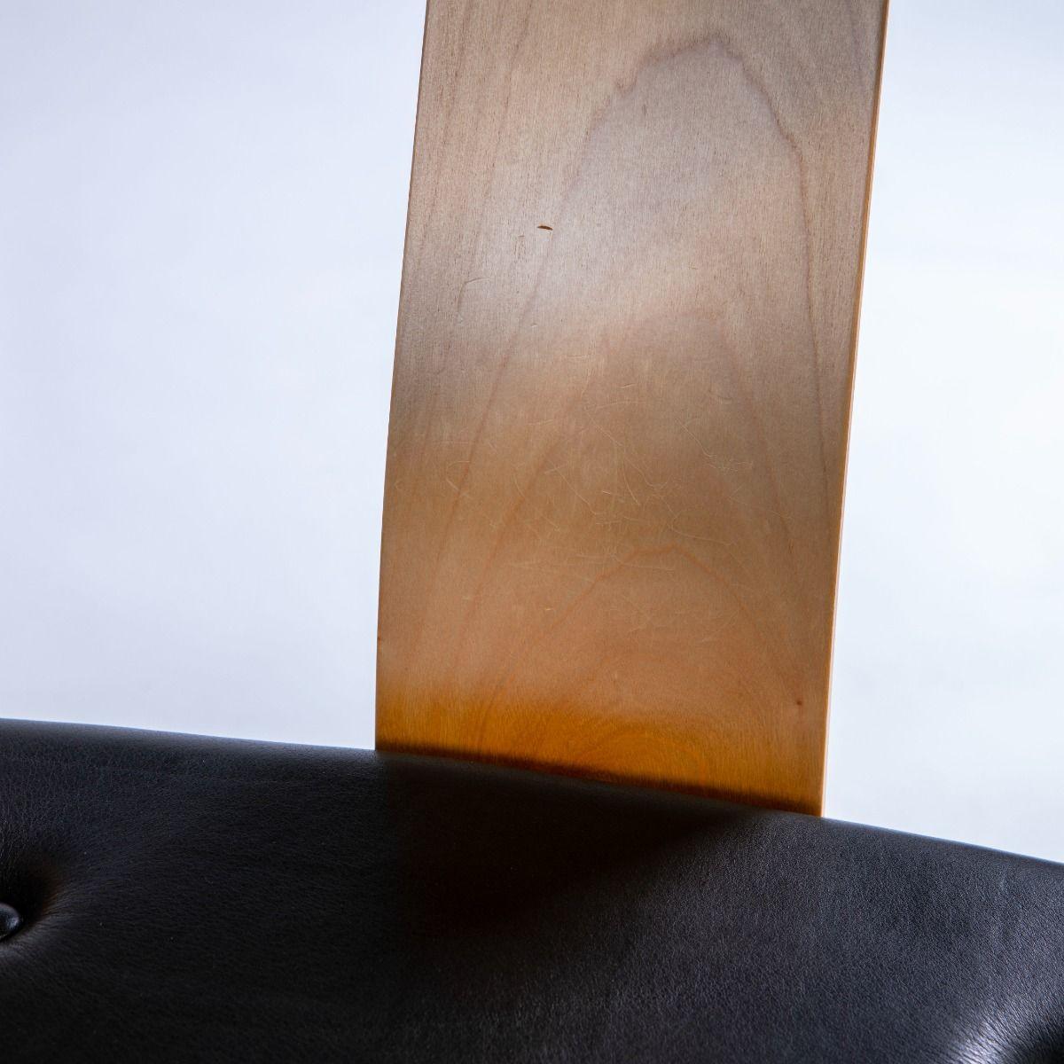 Paire de chaises chinoises Hans J. Wegner modèle FH4283 en cerisier et fourrure noire en vente 9