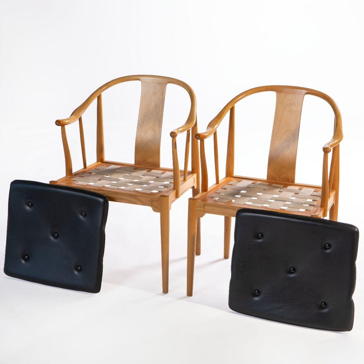 Paire de chaises chinoises Hans J. Wegner modèle FH4283 en cerisier et fourrure noire Bon état - En vente à Kastrup, DK