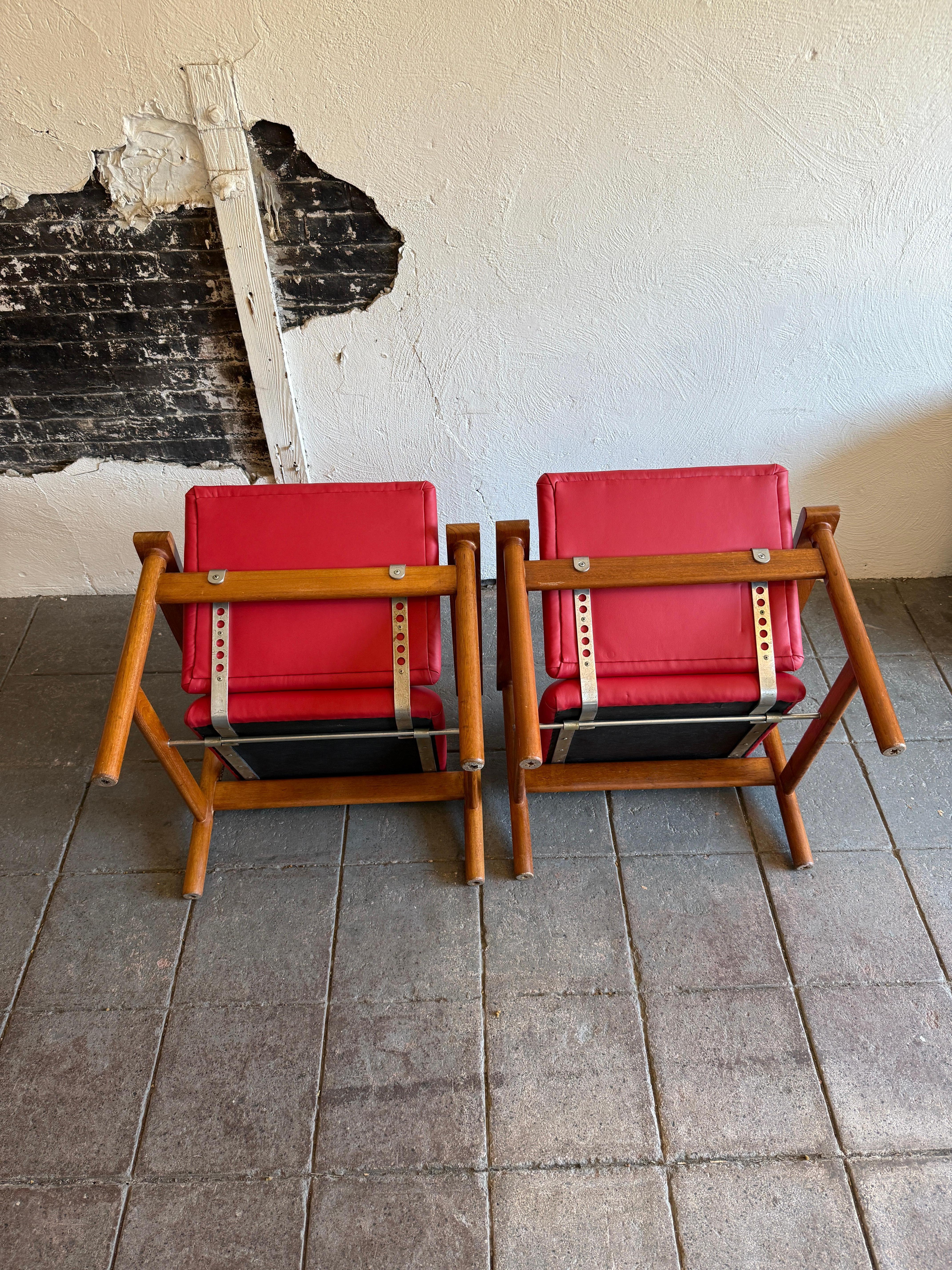 Pareja de sillones Hans J. Wegner GE-280 de cuero rojo teca by GETAMA en venta 3