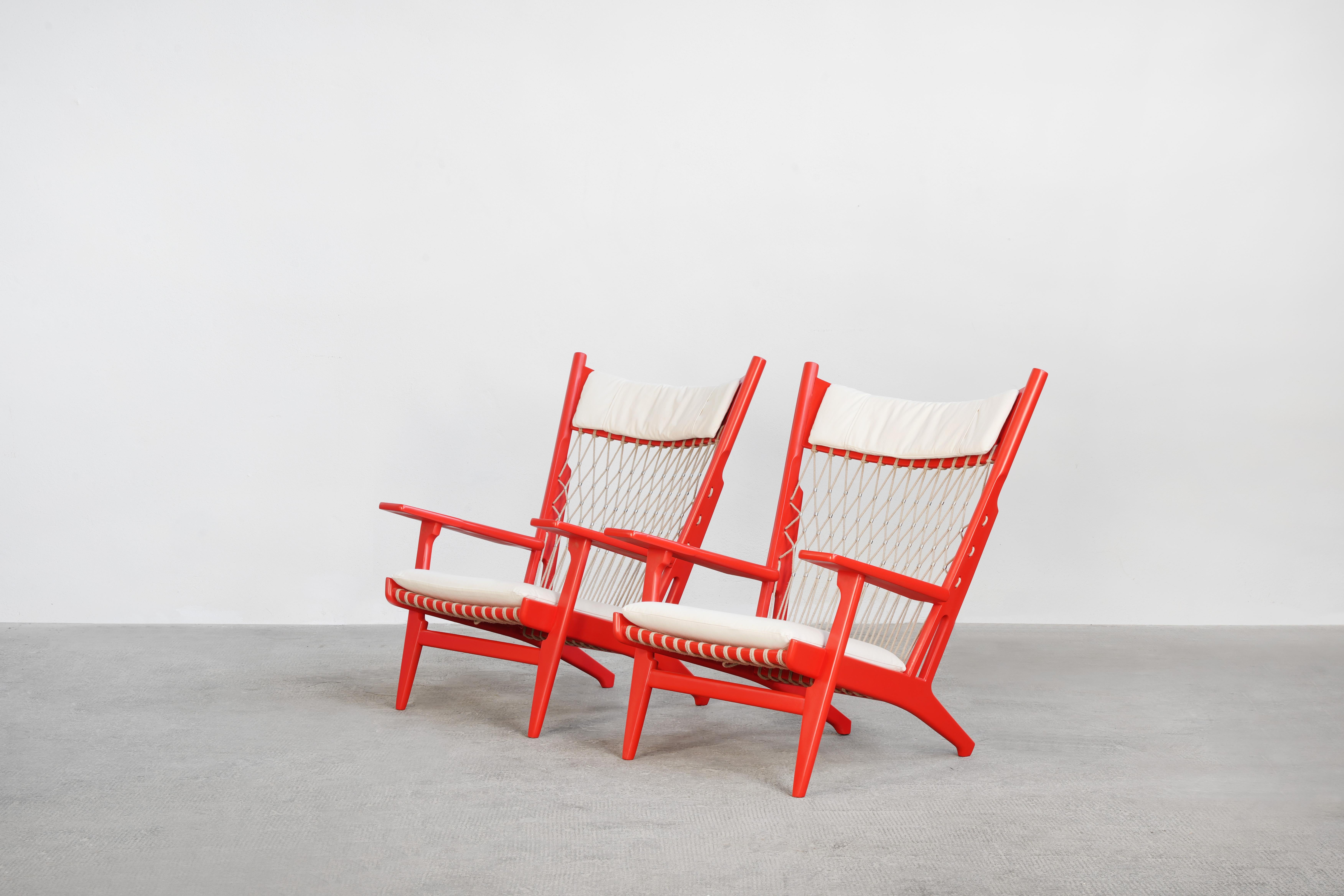 Danish Pair of Hans J. Wegner Lounge Chairs Mod. JH719 for Johannes Hansen Denmark 1968 For Sale