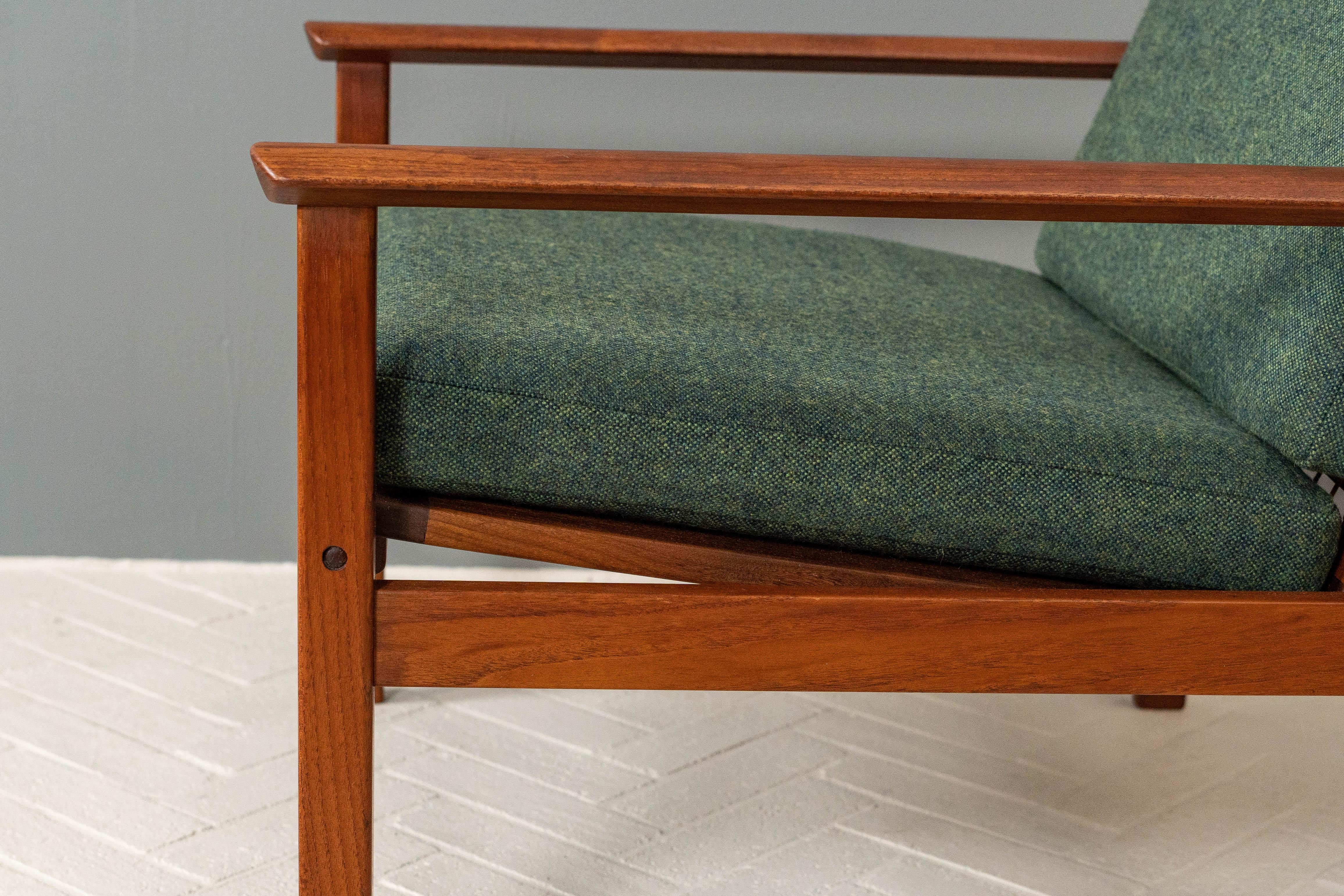 Pair of Hans Olsen Lounge Chairs 4