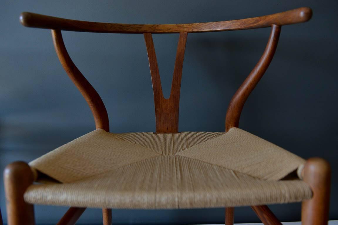 Pair of Hans Wegner CH 24 Wishbone Chairs in Oak, circa 1960 In Excellent Condition In Costa Mesa, CA