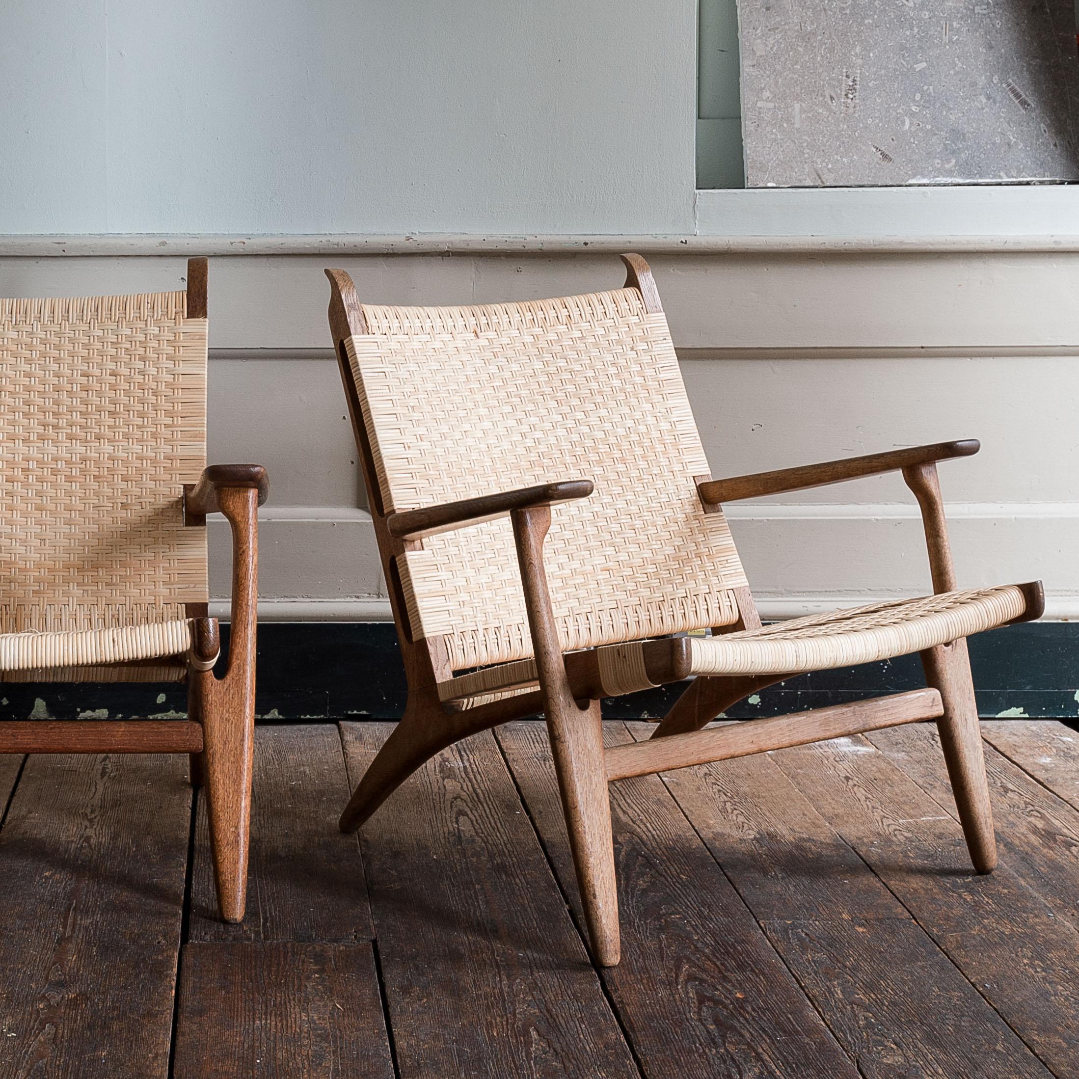Mid-Century Modern Pair of Hans Wegner CH 27 Easy-Chairs