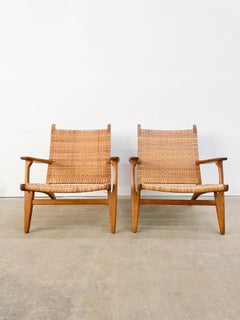 Paar Hans Wegner CH-27 Stühle aus Eiche und Schilfrohr