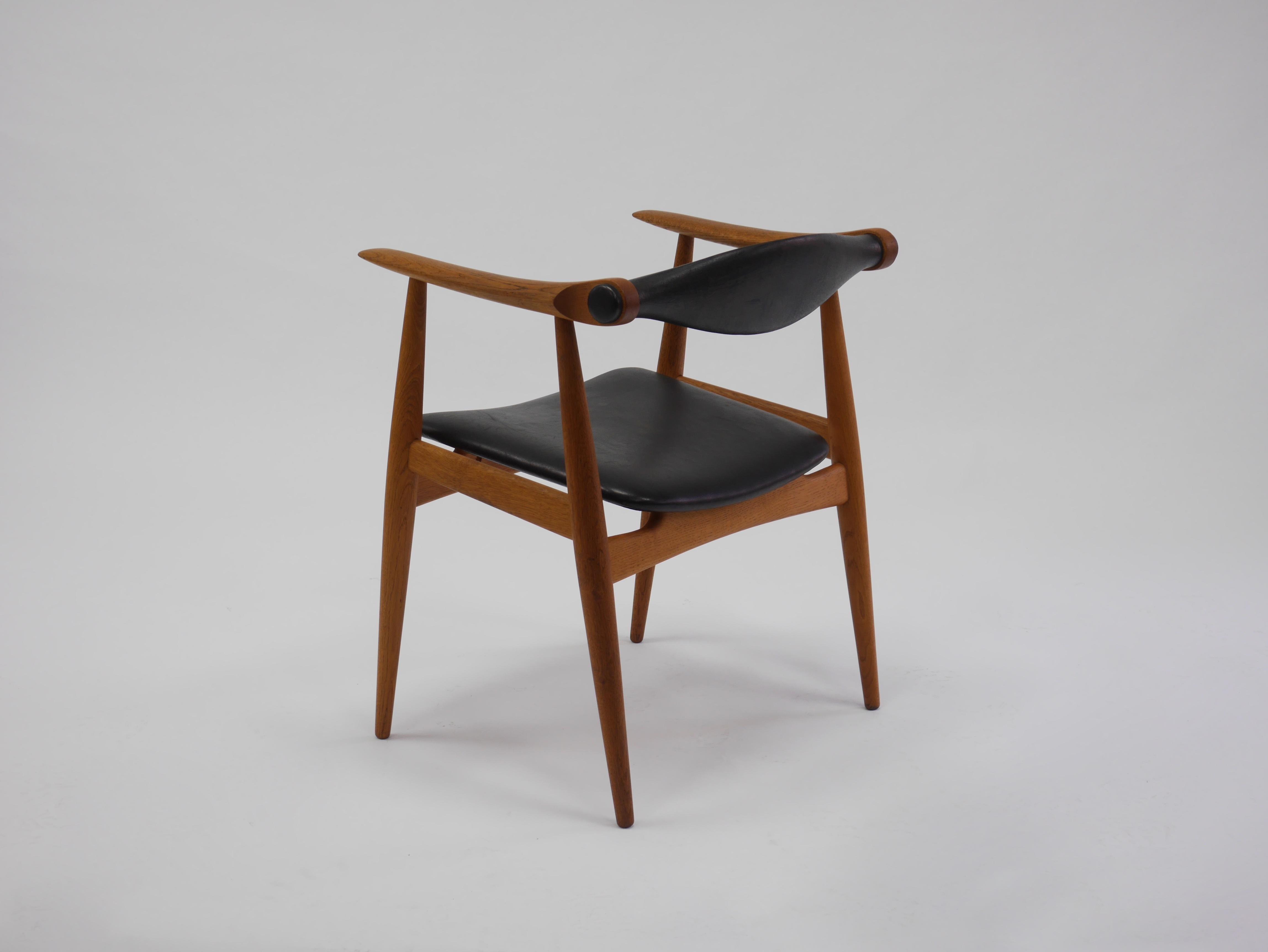 Pair of Hans Wegner CH 34 Chairs For Sale 5