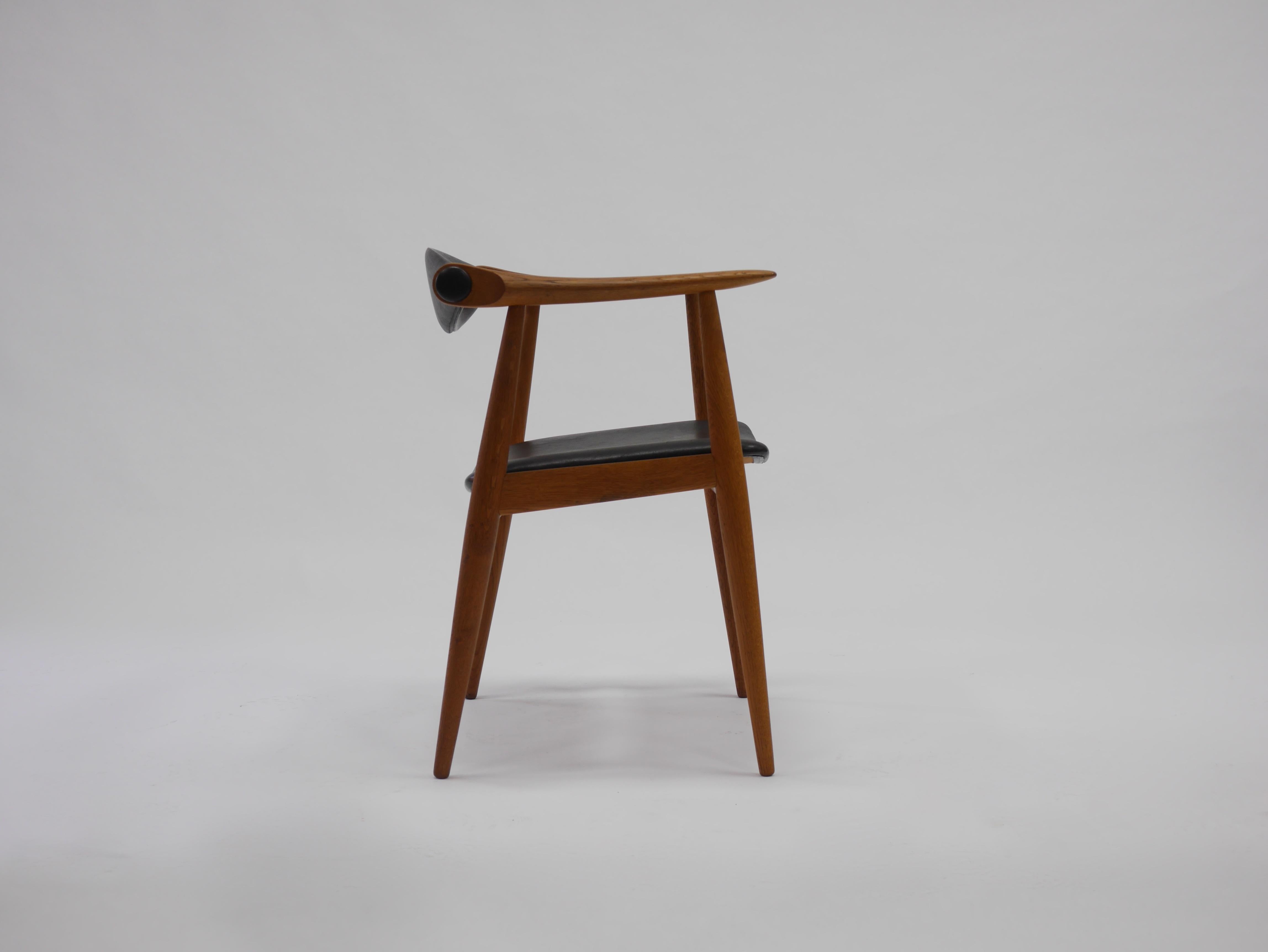Pair of Hans Wegner CH 34 Chairs For Sale 2