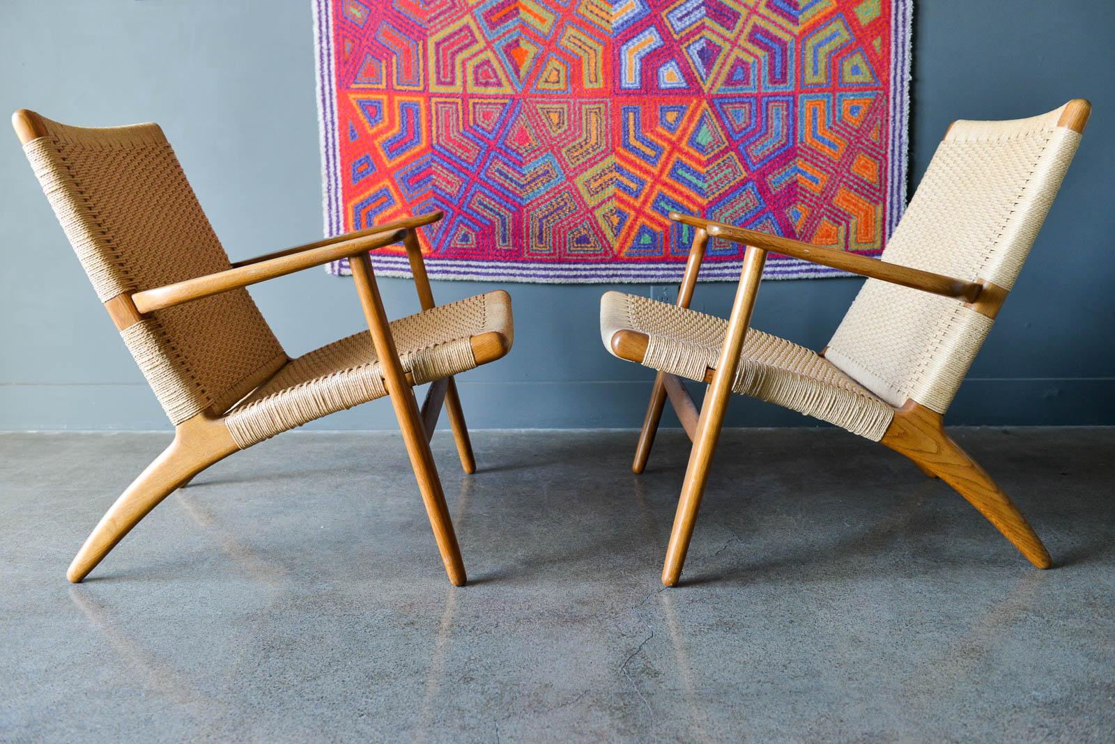 Danish Pair of Hans Wegner CH25 Lounge Chairs, ca. 1960