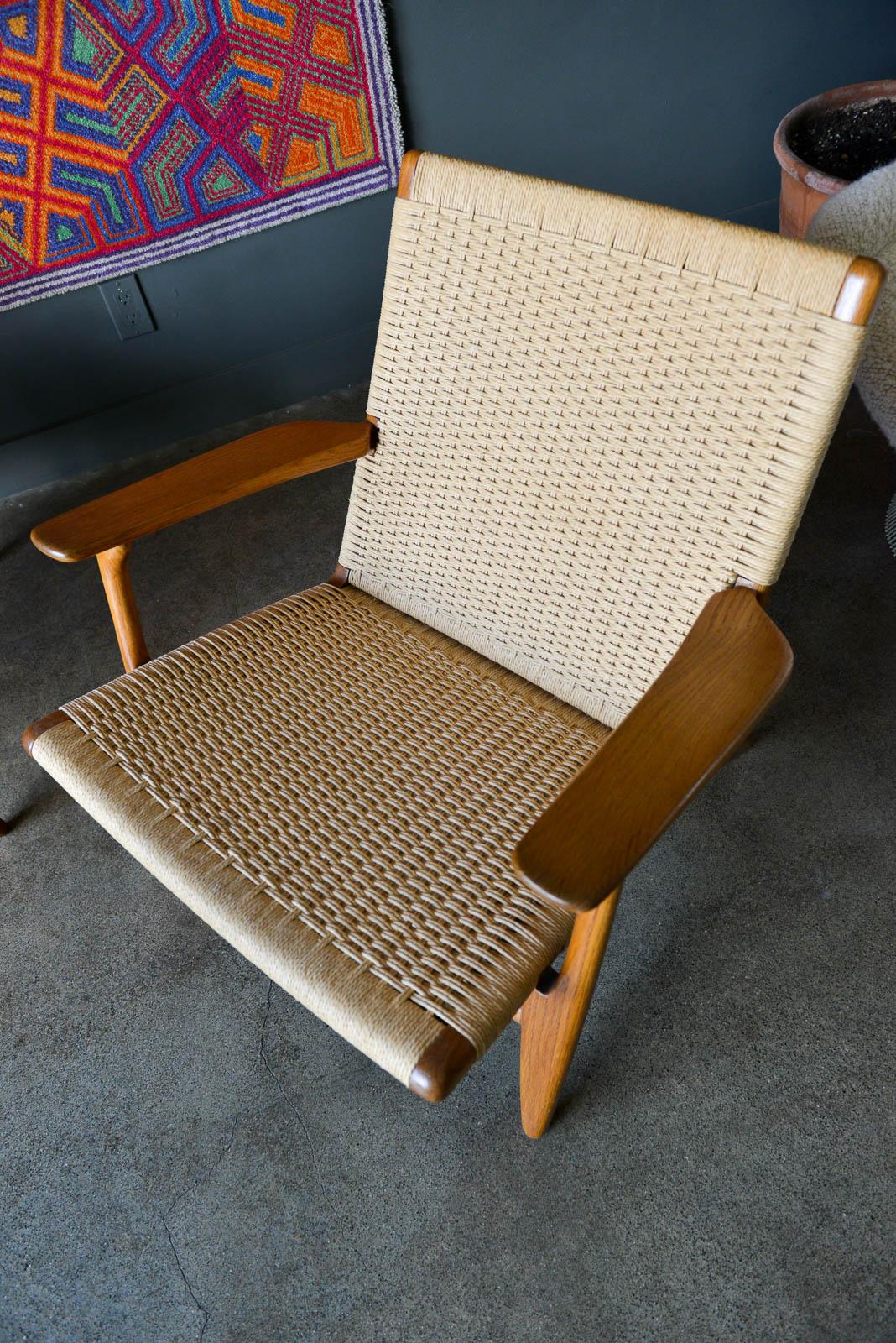 Pair of Hans Wegner CH25 Lounge Chairs, ca. 1960 2