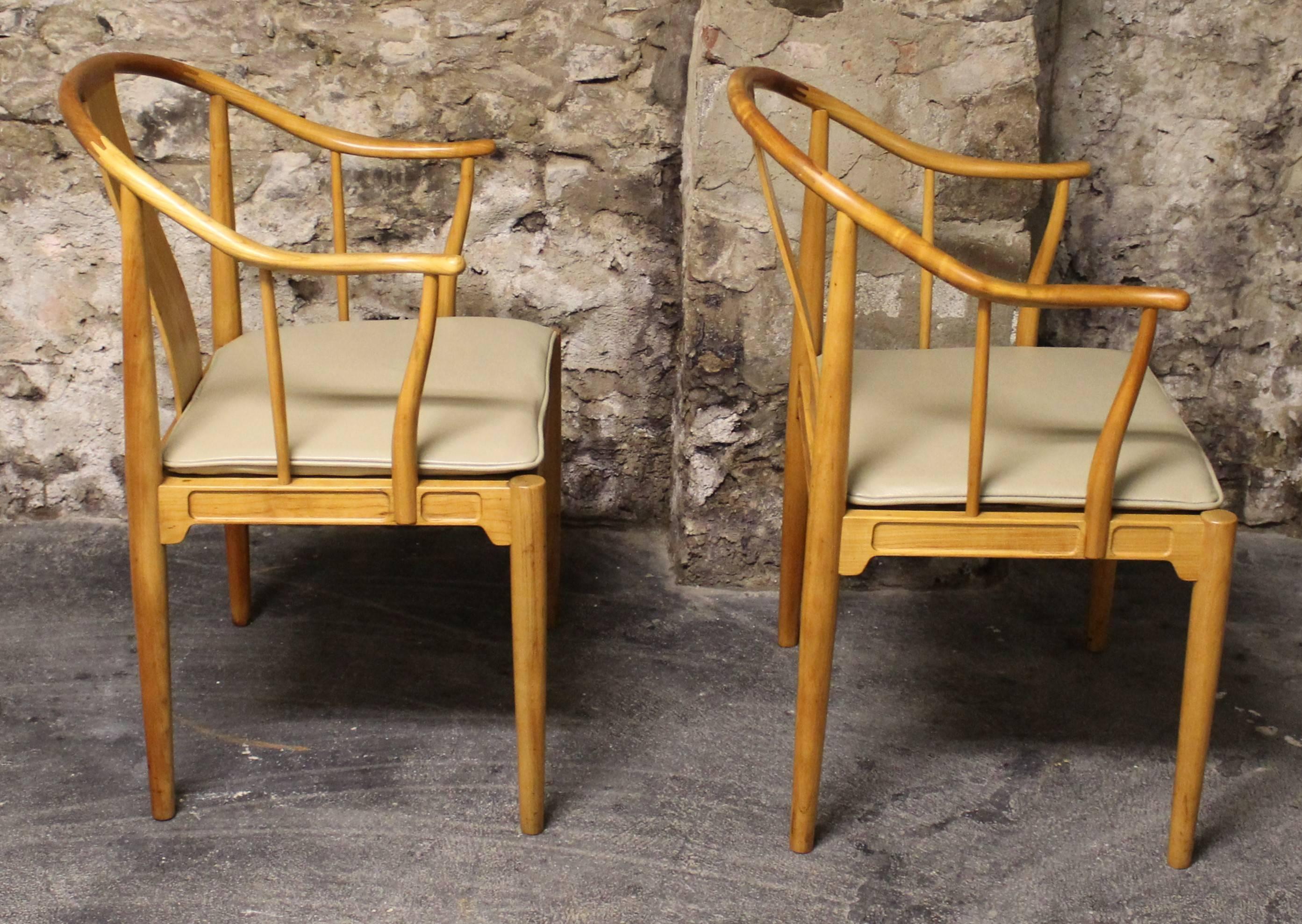 Leather Pair of Hans Wegner Chinese Chairs for Fritz Hansen