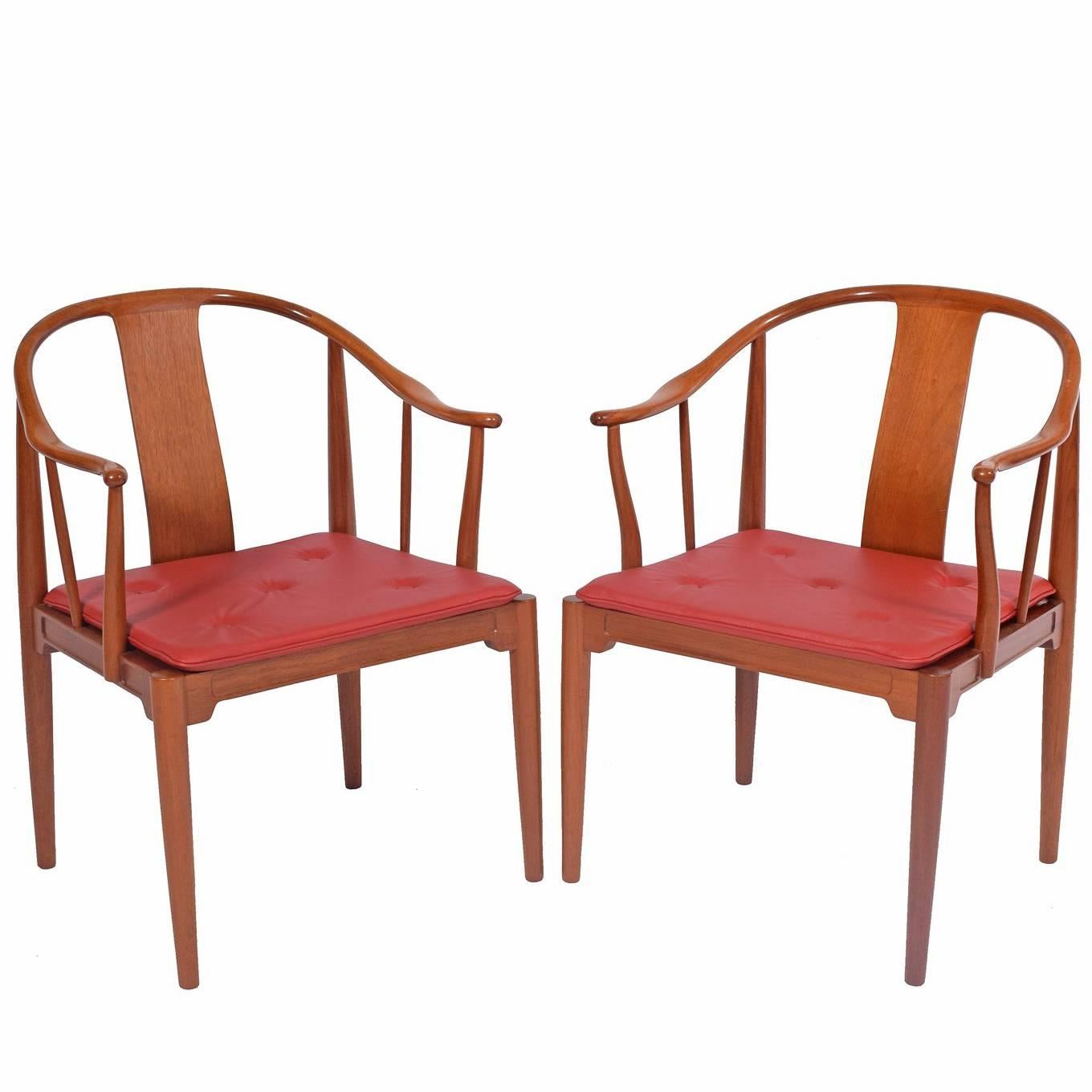 Pair of Hans Wegner "Chinese Chairs" for Fritz Hansen