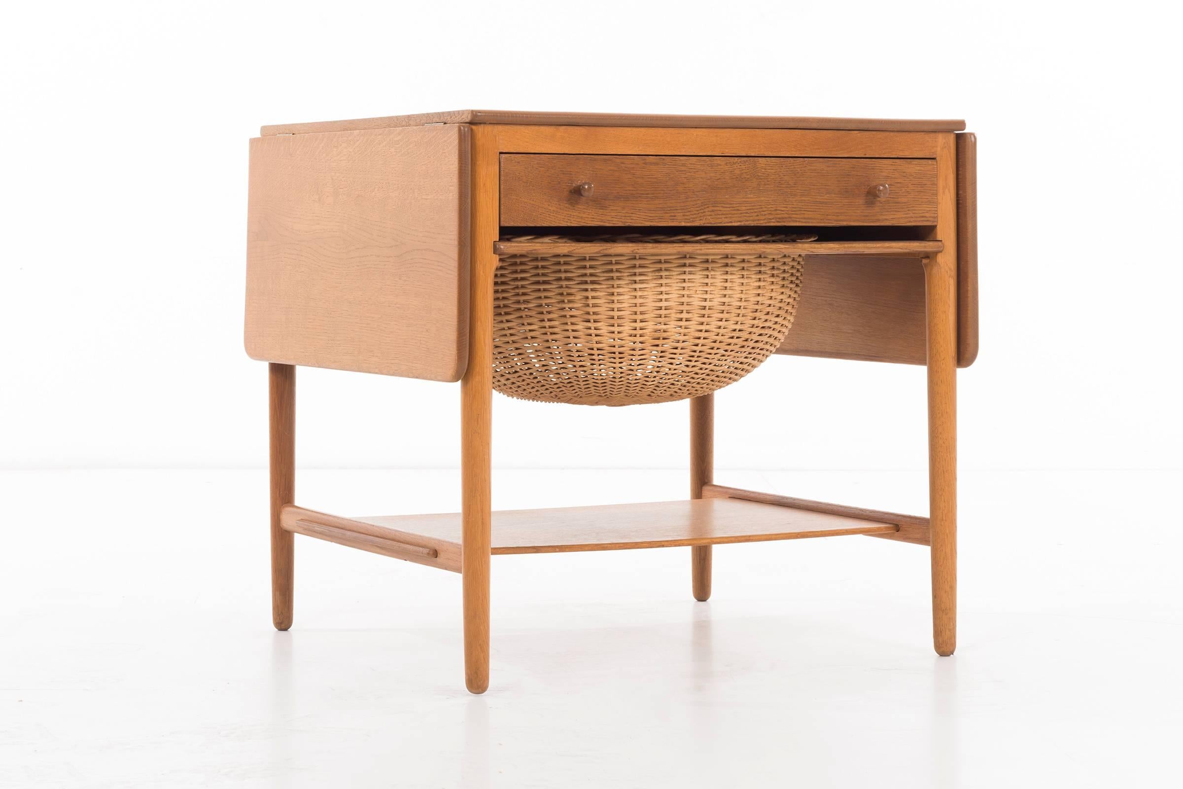 Mid-Century Modern Pair of Hans Wegner Drop-Leaf Sewing Side Tables