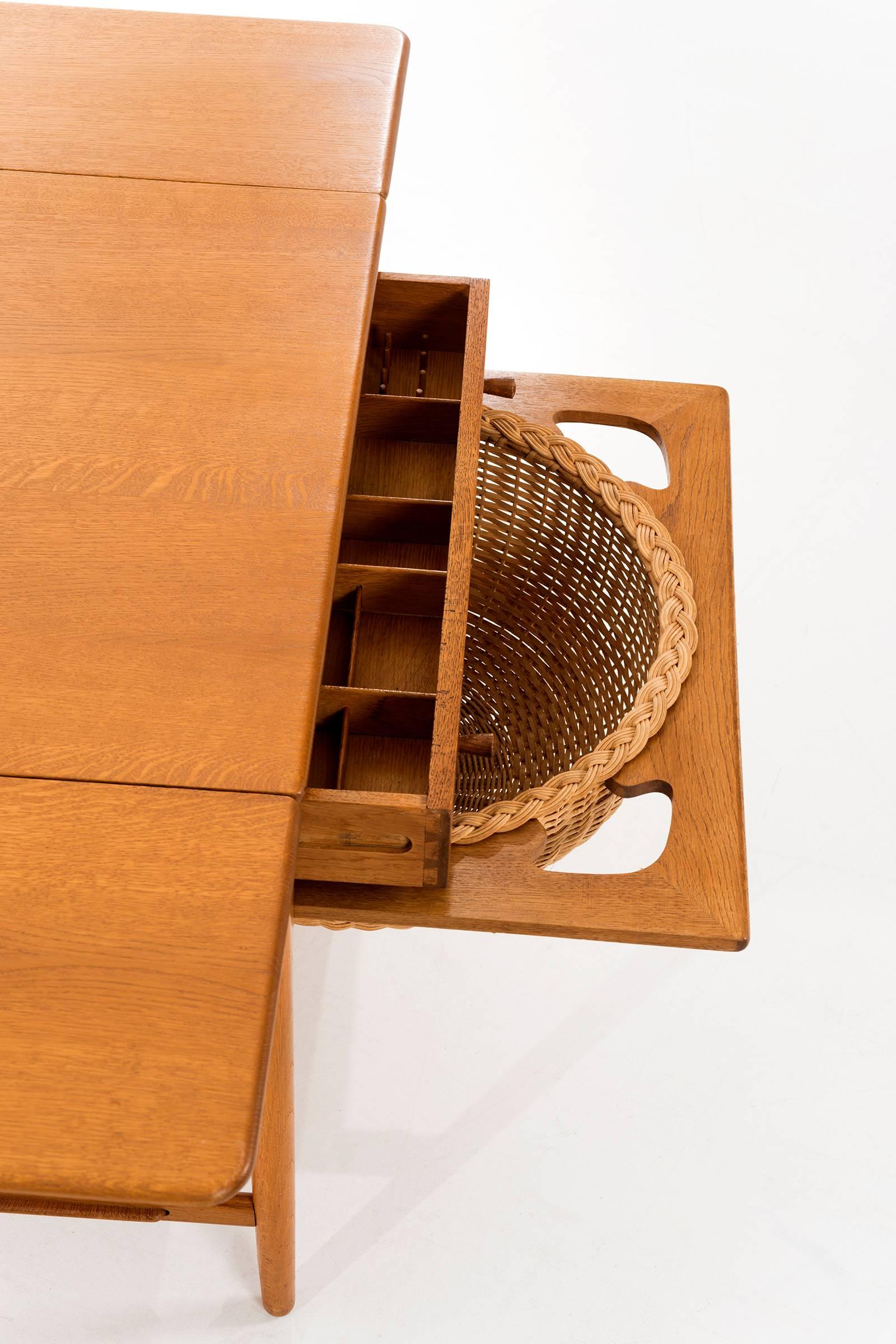 Pair of Hans Wegner Drop-Leaf Sewing Side Tables In Excellent Condition In Chicago, IL