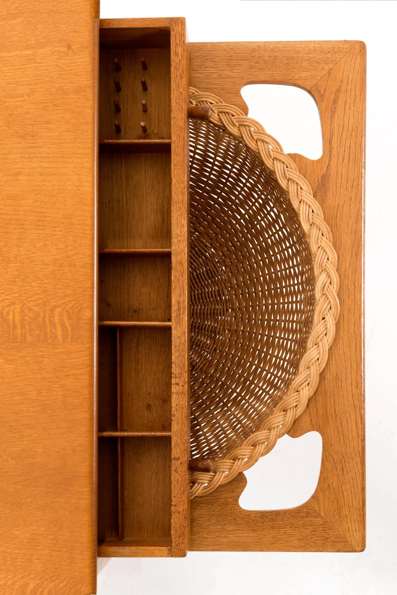 Mid-20th Century Pair of Hans Wegner Drop-Leaf Sewing Side Tables