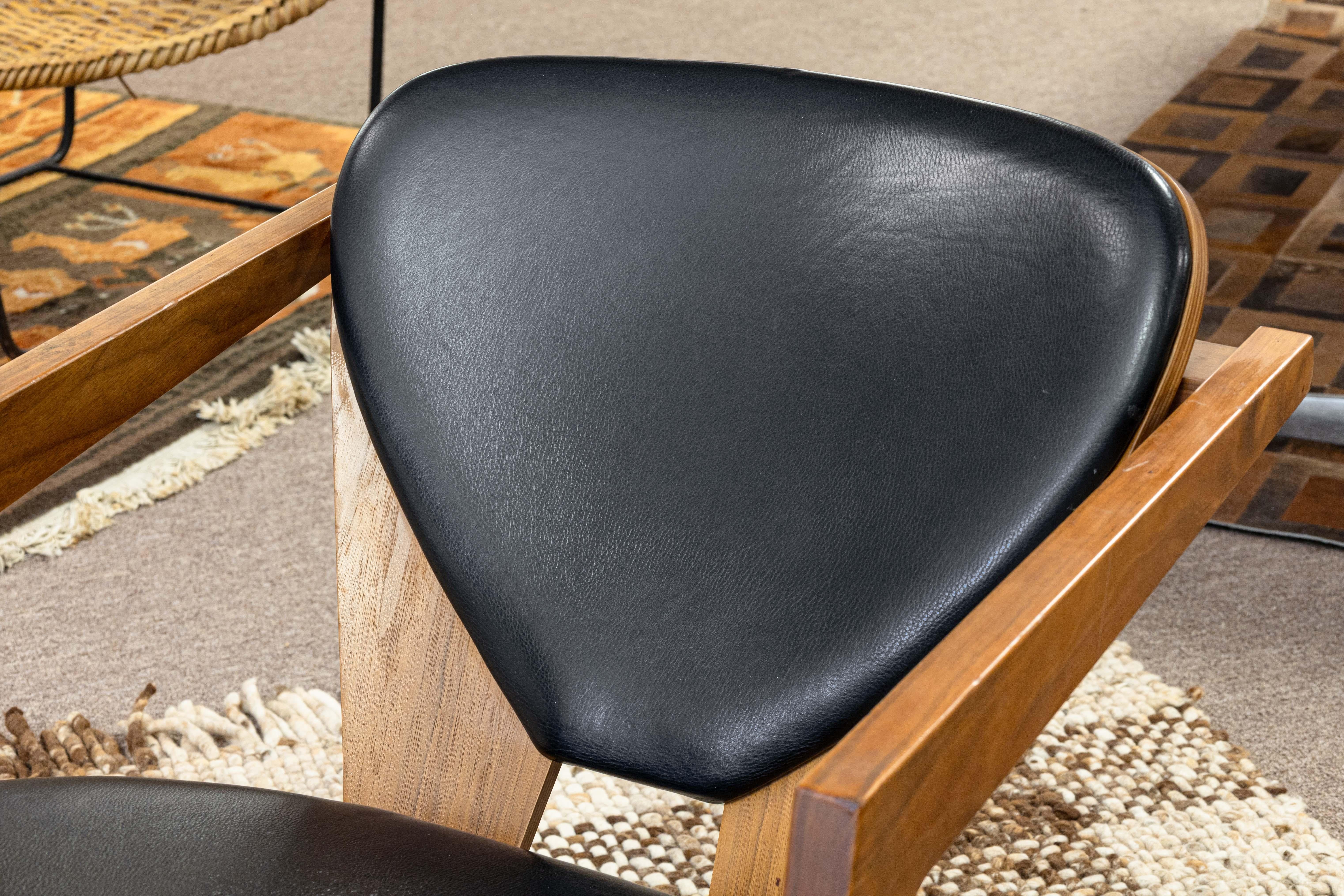Danish Pair of Hans Wegner GE-460 Butterfly Style Wood and Leather Accent Lounge Chairs