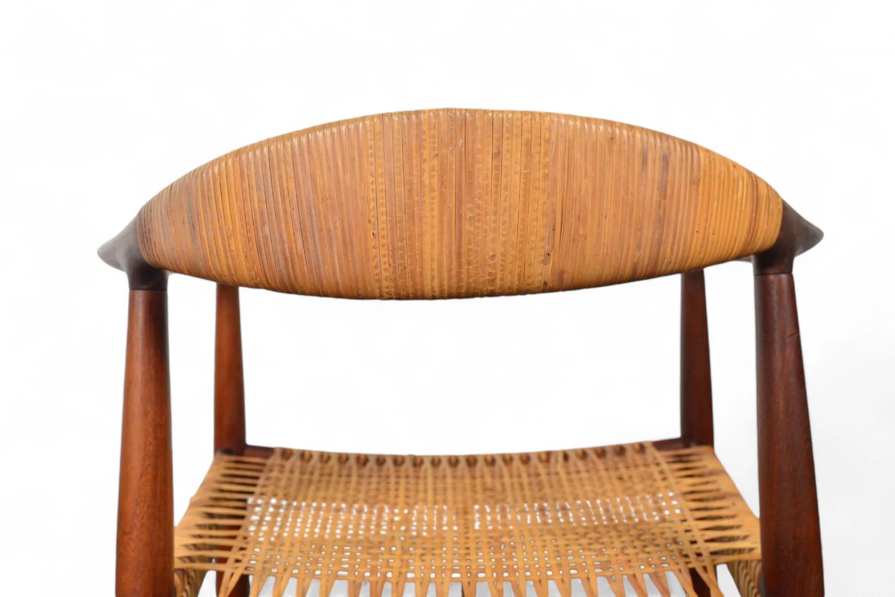 Coppia di sedie rotonde Hans Wegner Jh-501 in teak e canne in vendita 1