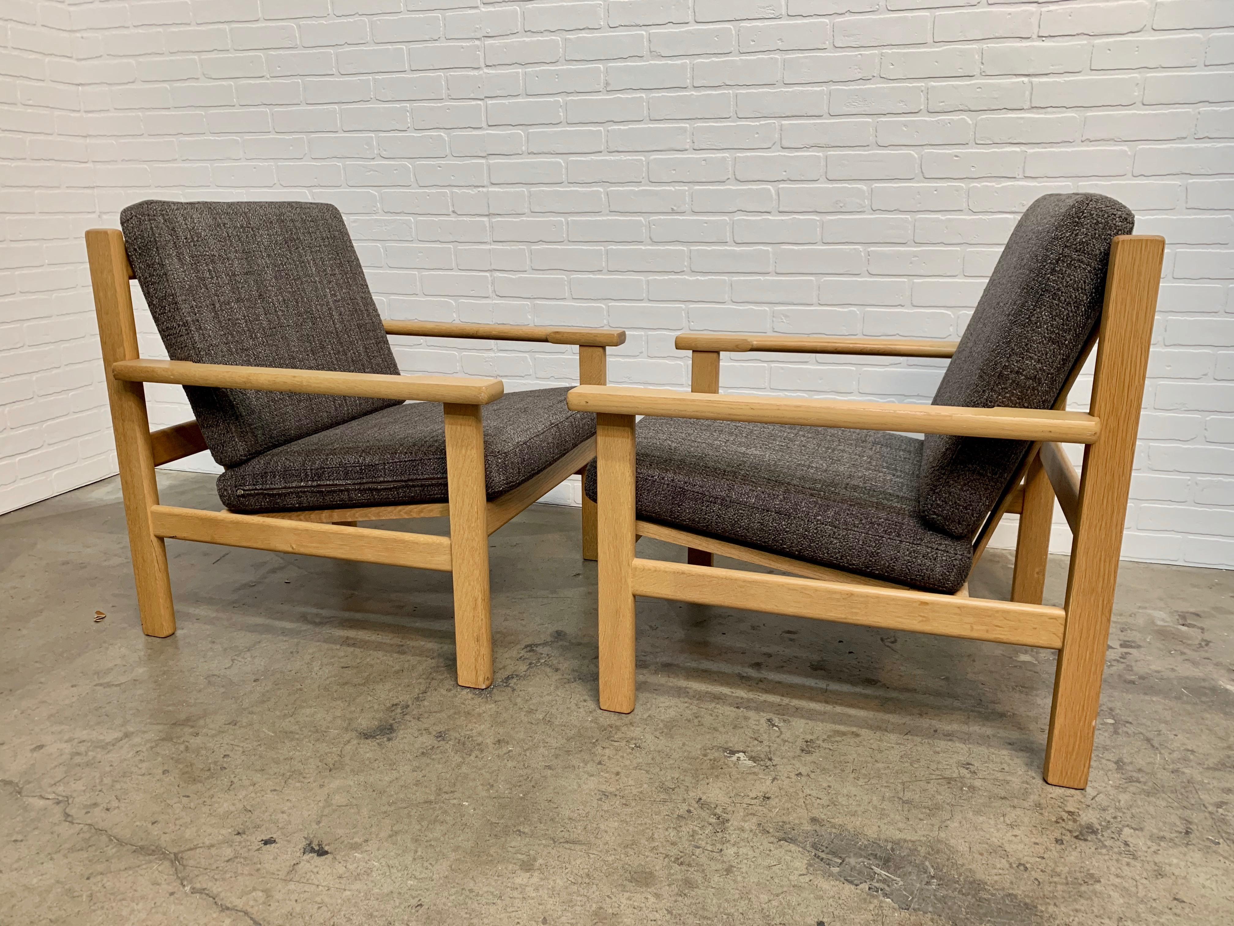 Paire de chaises longues Hans Wegner en chêne en vente 5