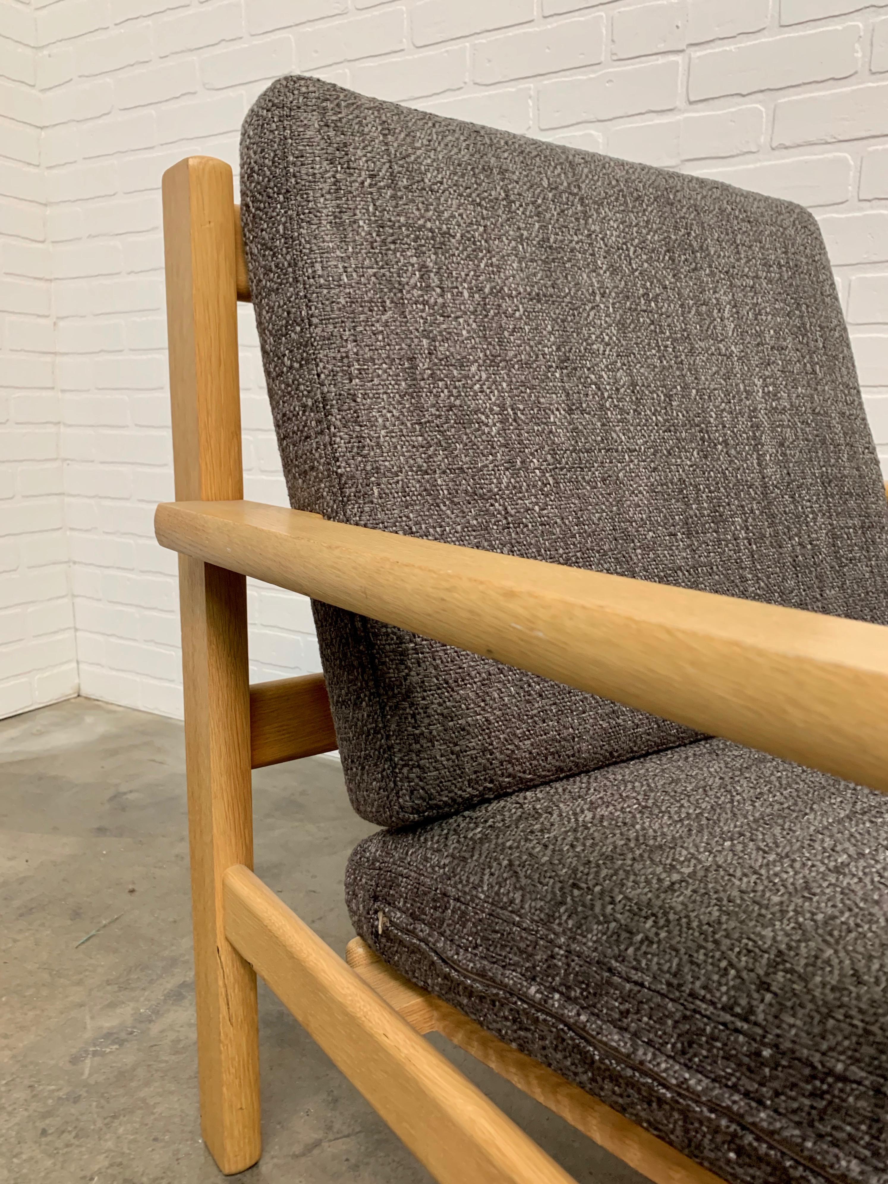 Scandinave moderne Paire de chaises longues Hans Wegner en chêne en vente