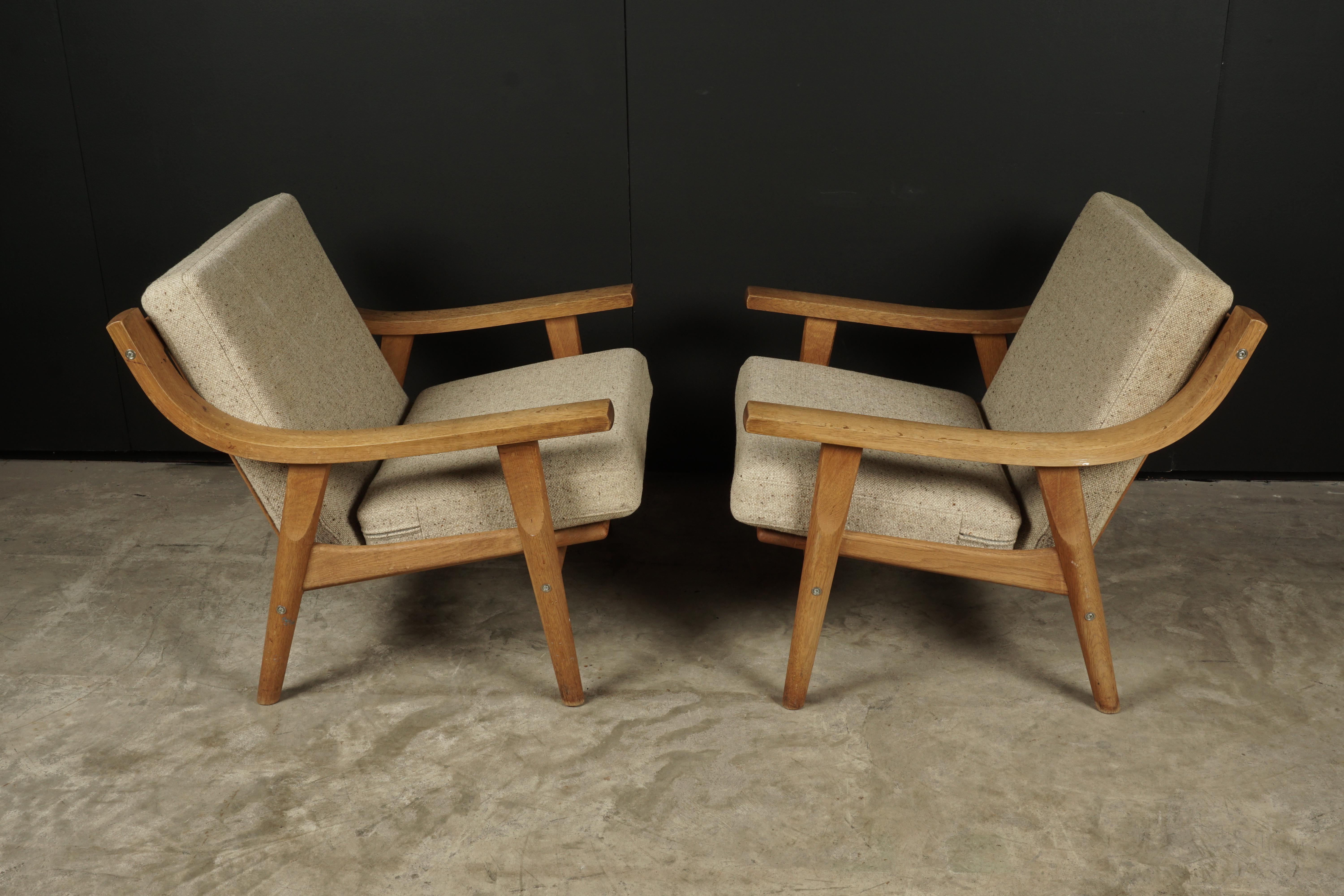 Mid-20th Century Vintage Pair of Hans Wegner Lounge Chairs, Model GE-530, from Denmark circa 1960