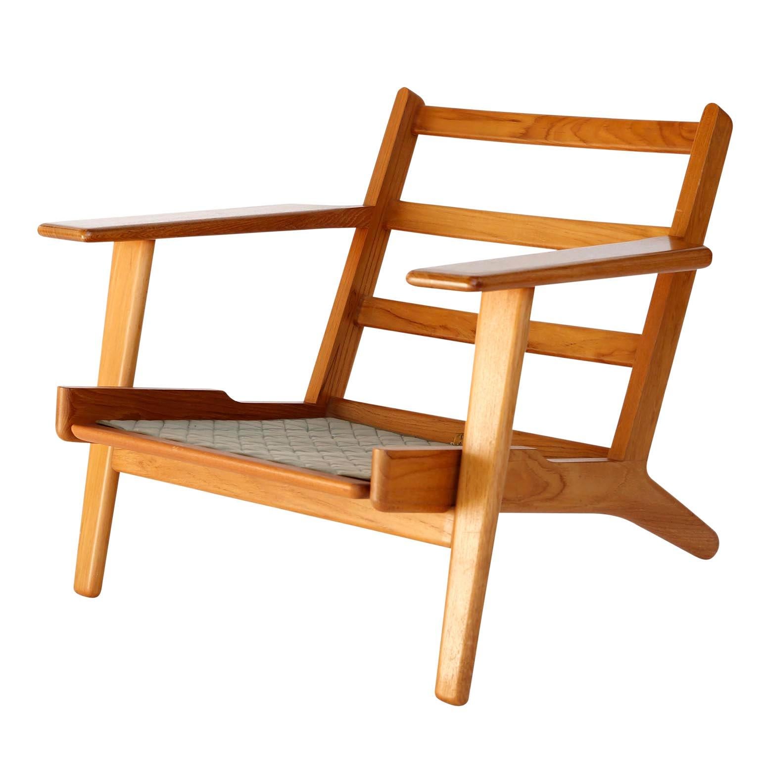 Pair of Hans Wegner Lounge Chairs Ottoman GE290 GETAMA, Teak, Denmark, 1953 3